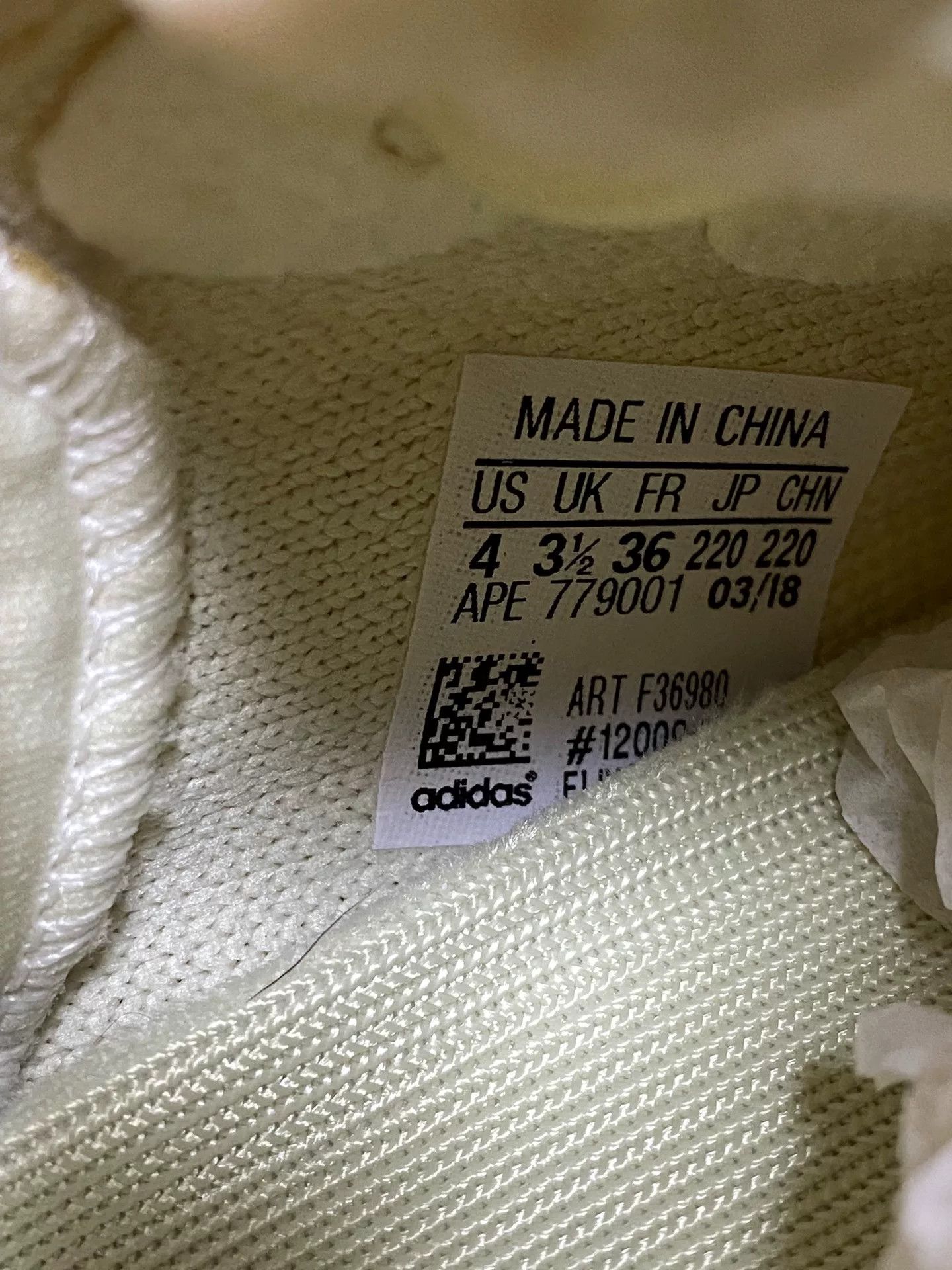 Yeezy Yeezy Yellow Lowtop Sneakers 36 Men Size US 5 / EU 37 - 6 Thumbnail