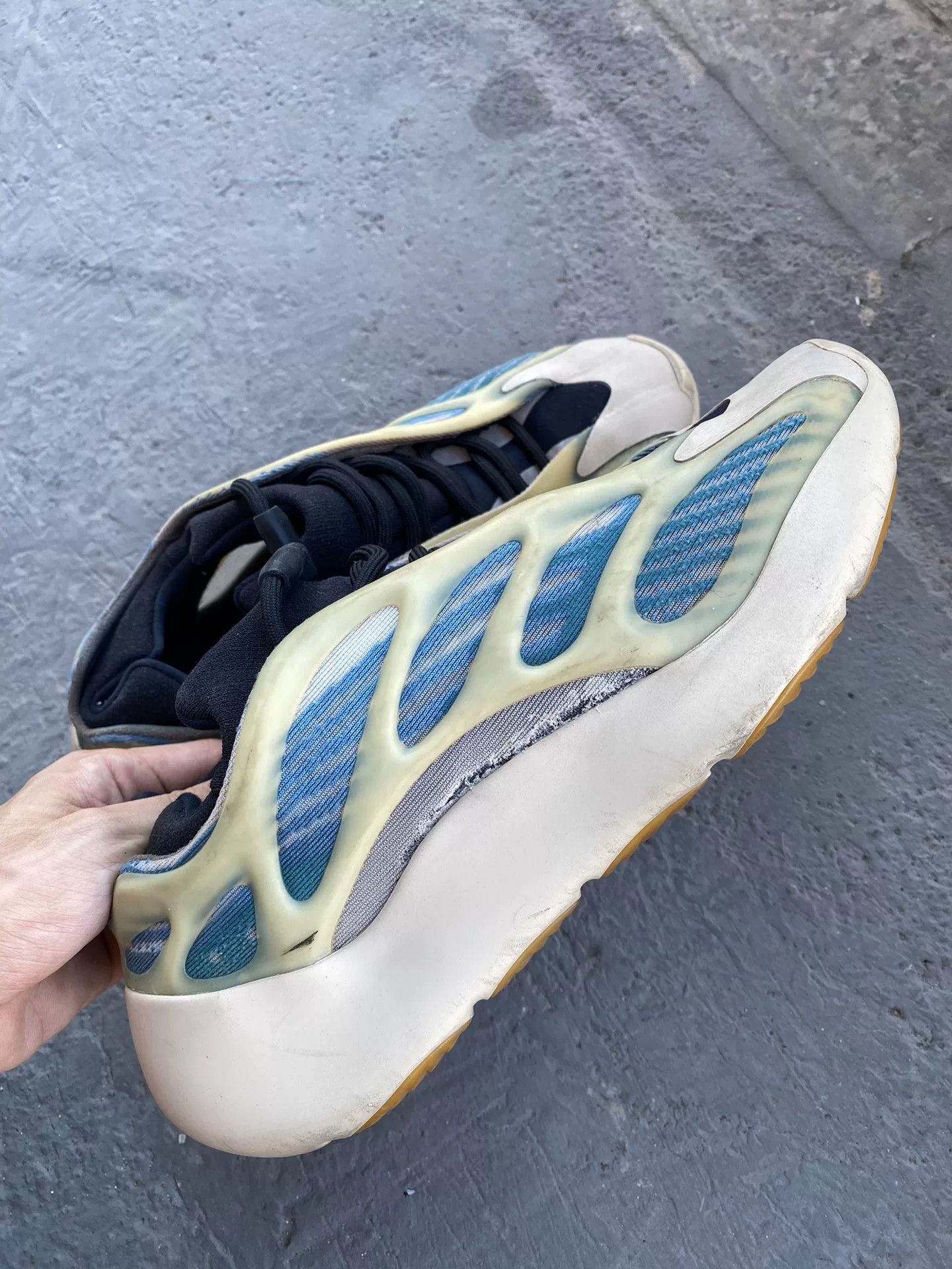 Adidas Adidas YEEZY700 Blue Lowtop Sneakers 42 Men Size US 9 / EU 42 - 5 Thumbnail