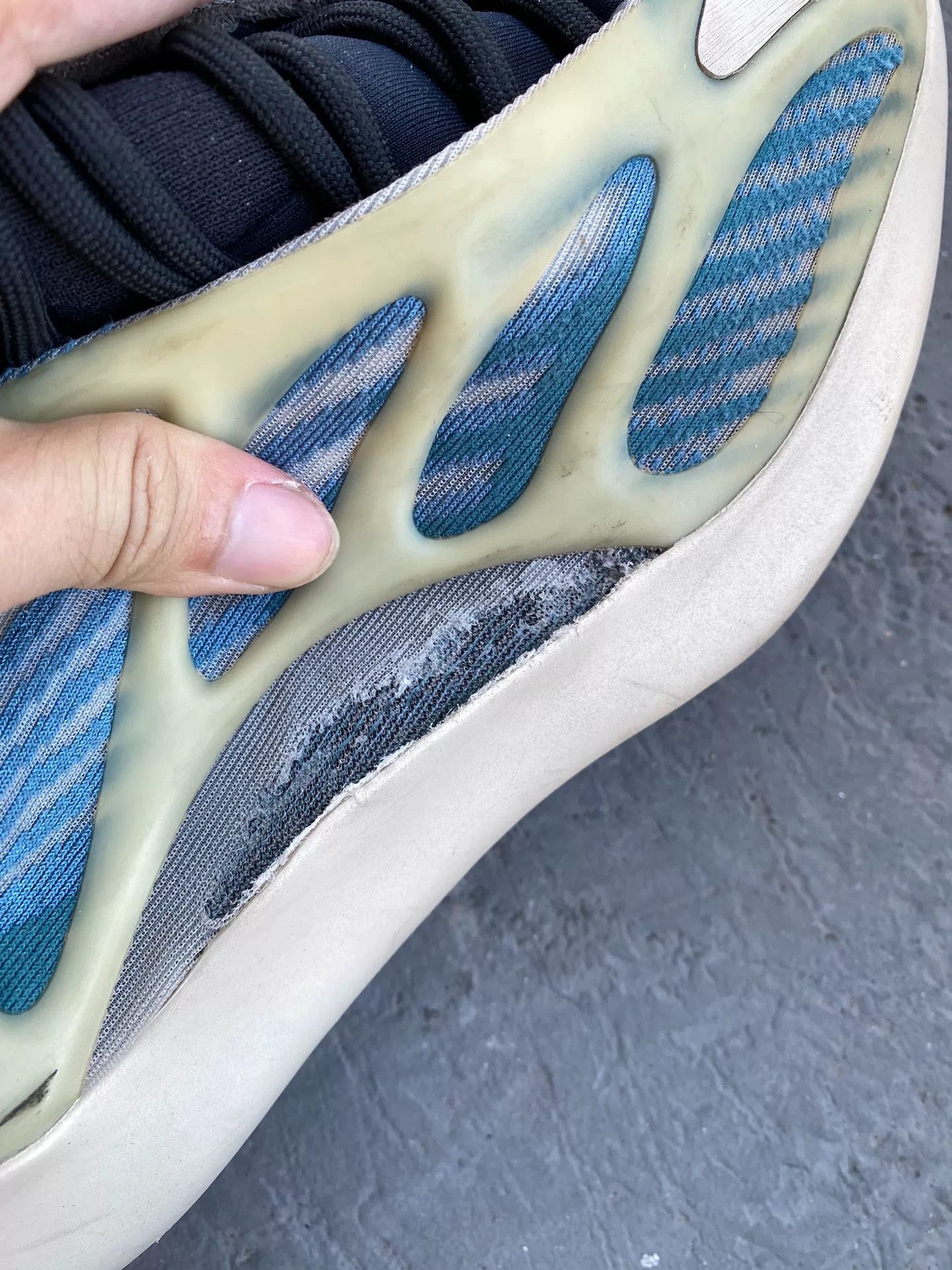 Adidas Adidas YEEZY700 Blue Lowtop Sneakers 42 Men Size US 9 / EU 42 - 4 Thumbnail
