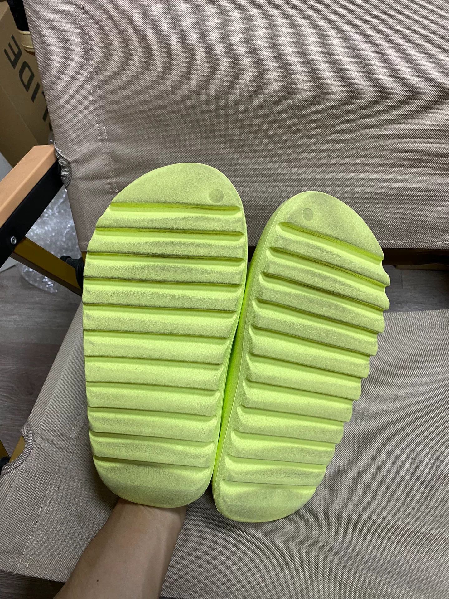 Yeezy Yeezy Glow Green Lowtop Sneakers 40 Men Size US 7.5 / EU 40-41 - 4 Thumbnail