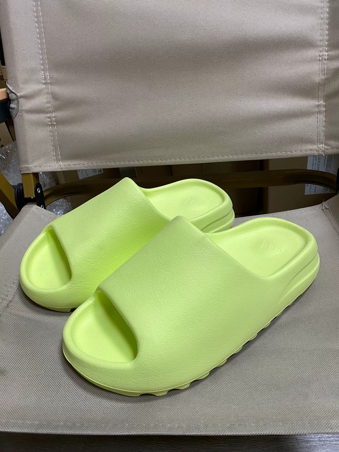Yeezy Yeezy Glow Green Lowtop Sneakers 40 Men Size US 7.5 / EU 40-41 - 9 Thumbnail