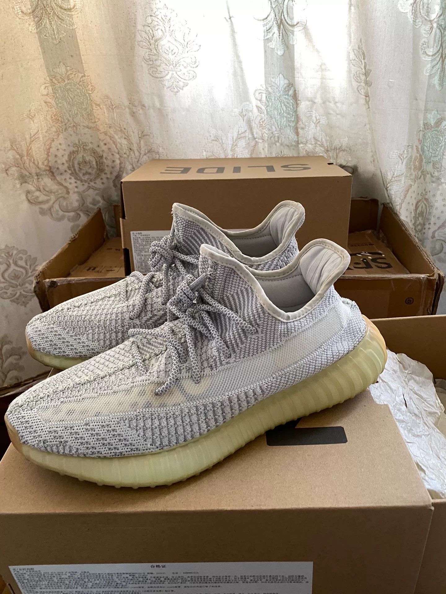 Adidas Adidas YEEZY350 Silver Lowtop Sneakers 10 Men Size US 10 / EU 43 - 4 Thumbnail