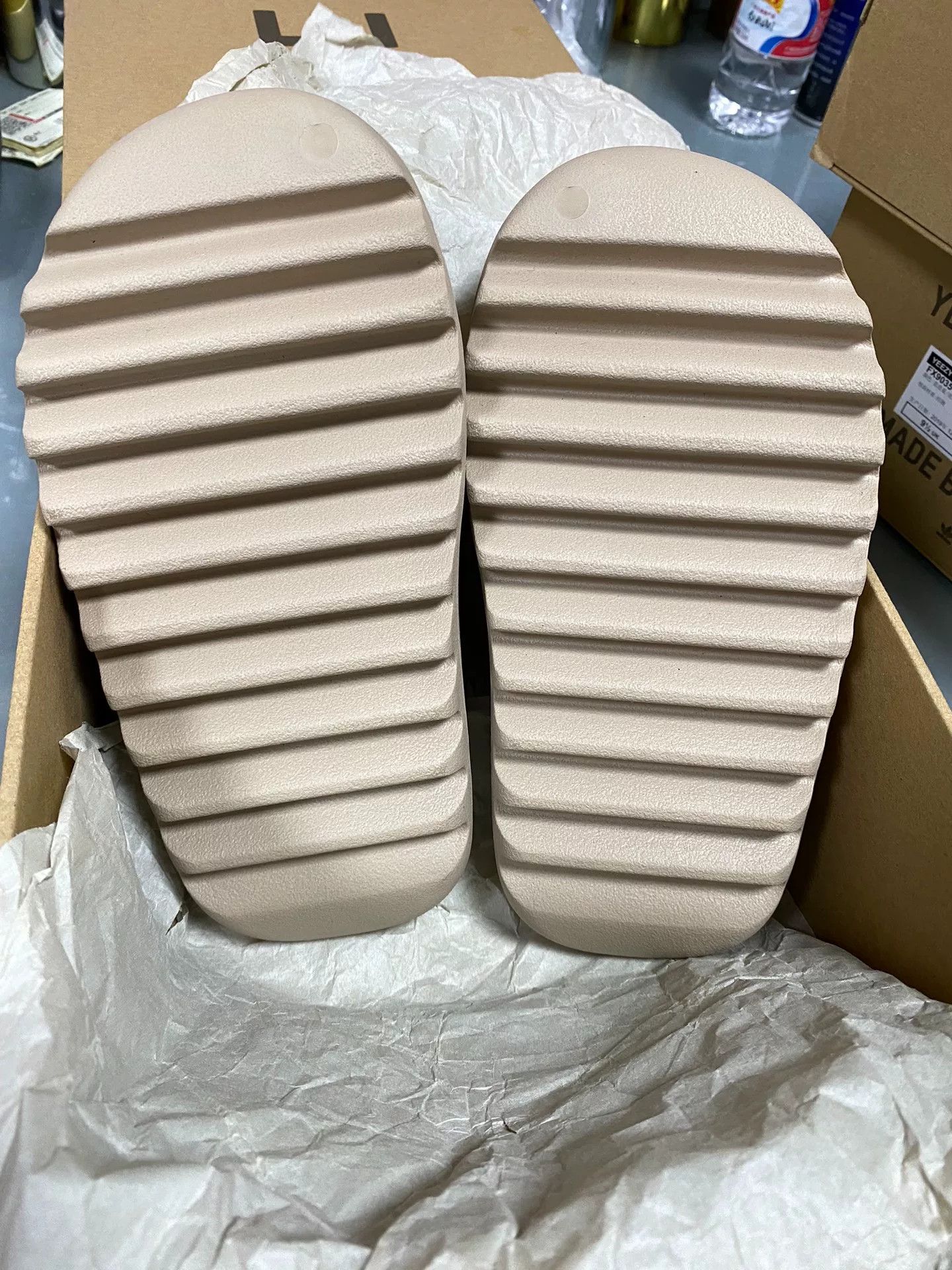 Yeezy Yeezy Brown Lowtop Sneakers 37 Men Size US 5 / EU 37 - 5 Thumbnail