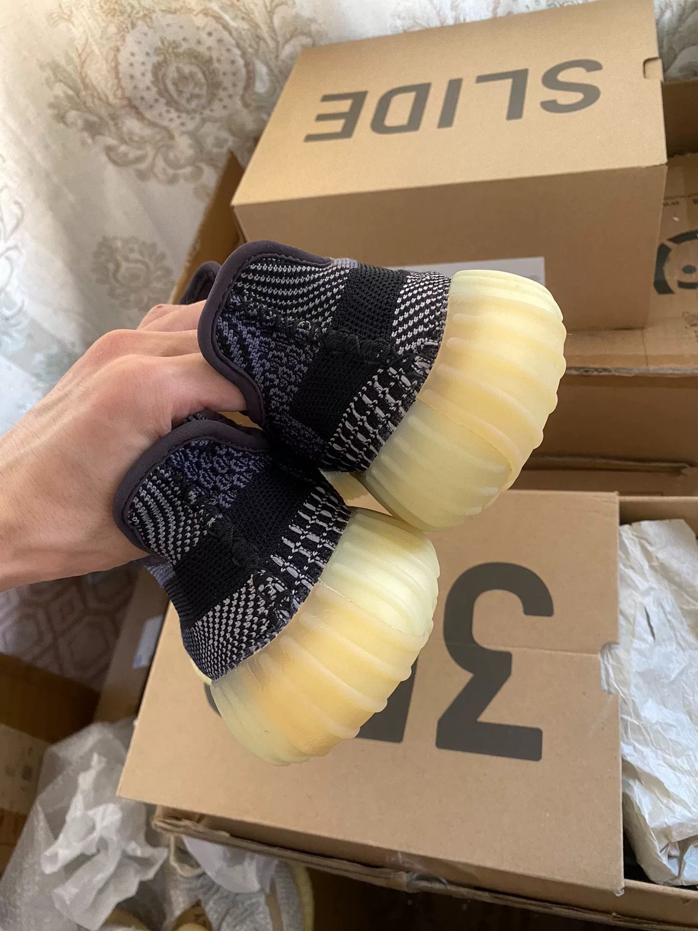 Adidas Adidas YEEZY350 Black Lowtop Sneakers 38 Men Size US 6 / EU 39 - 4 Thumbnail