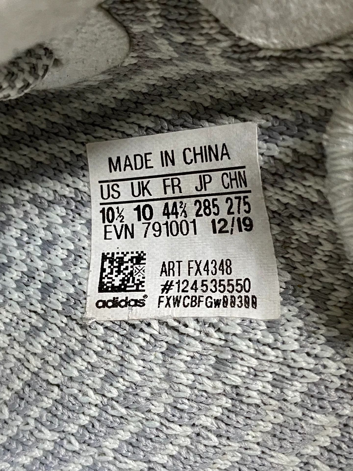 Adidas Adidas YEEZY350 Silver Lowtop Sneakers 10 Men Size US 10 / EU 43 - 6 Thumbnail