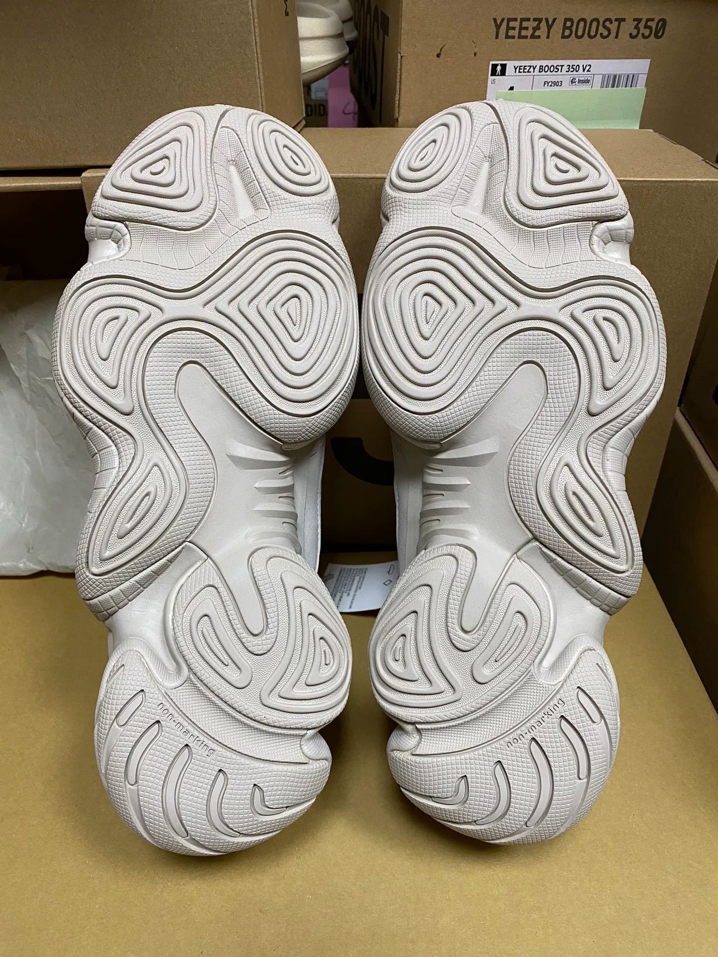 Yeezy Yeezy White Lowtop Sneakers 11.5 Men Size US 11.5 / EU 44-45 - 4 Thumbnail