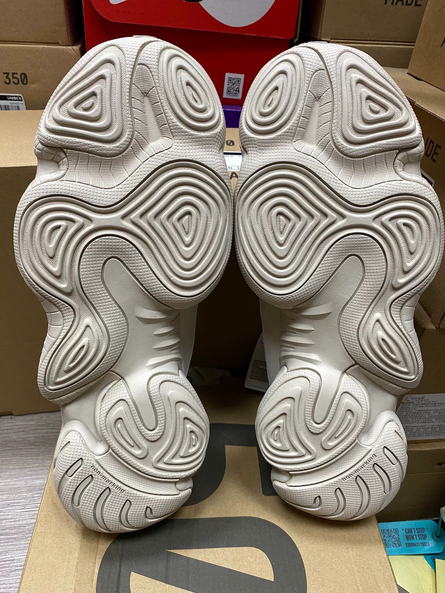 Yeezy Yeezy White Lowtop Sneakers 11.5 Men Size US 11.5 / EU 44-45 - 4 Thumbnail