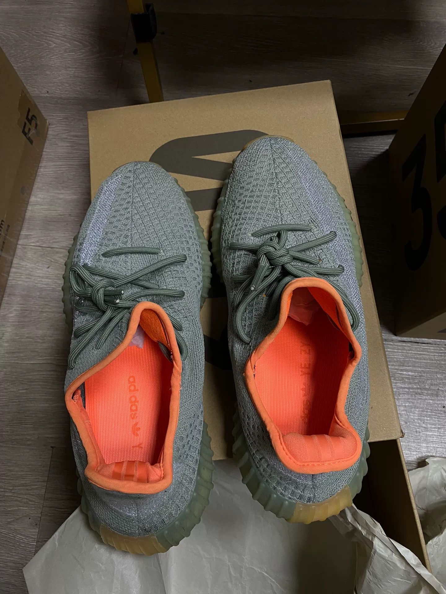 Yeezy Yeezy Lowtop Sneakers 9.5 Men Size US 9.5 / EU 42-43 - 3 Thumbnail