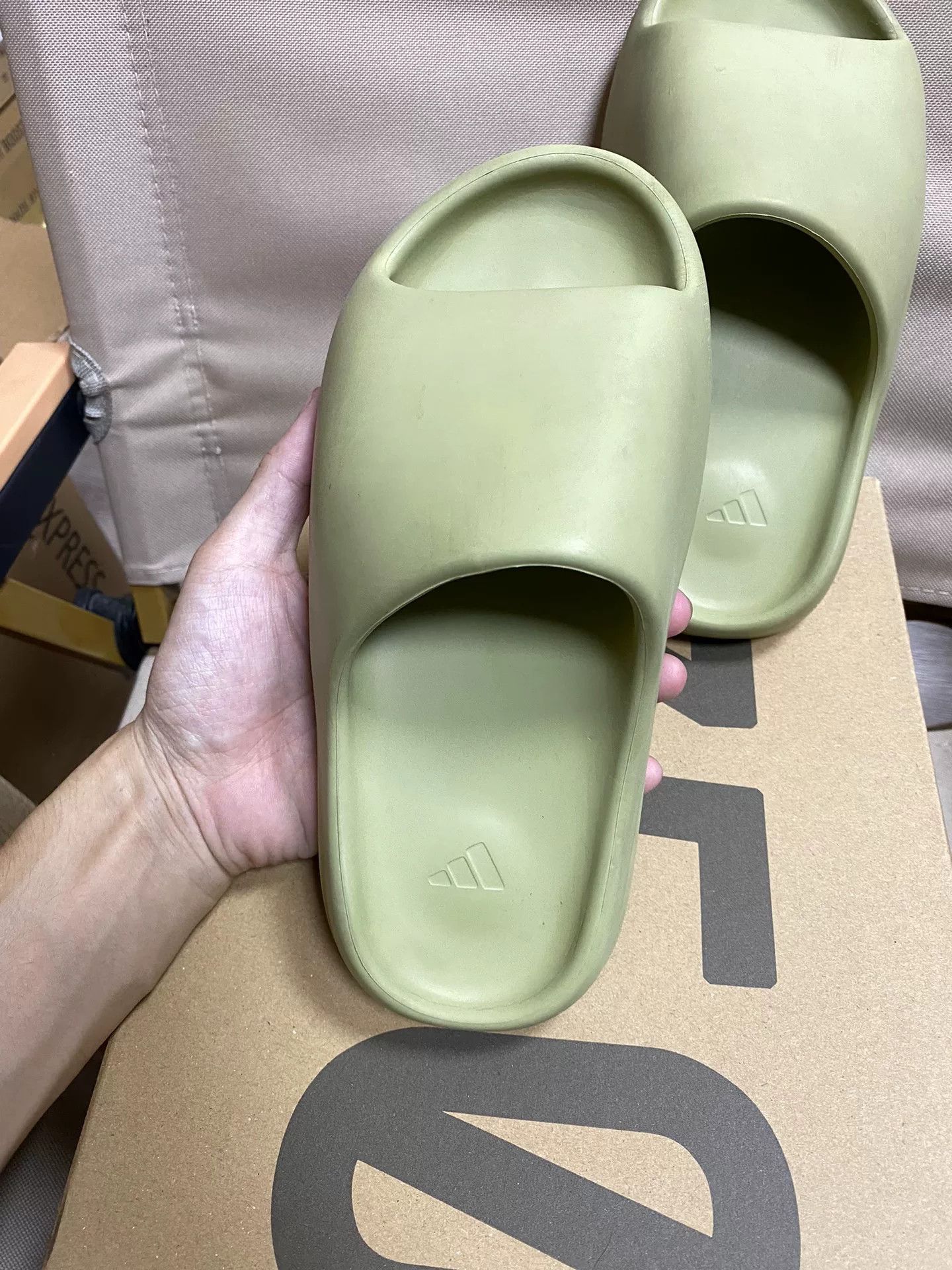 Yeezy Yeezy Green Lowtop Sneakers 36 Men Size US 5 / EU 37 - 2 Thumbnail