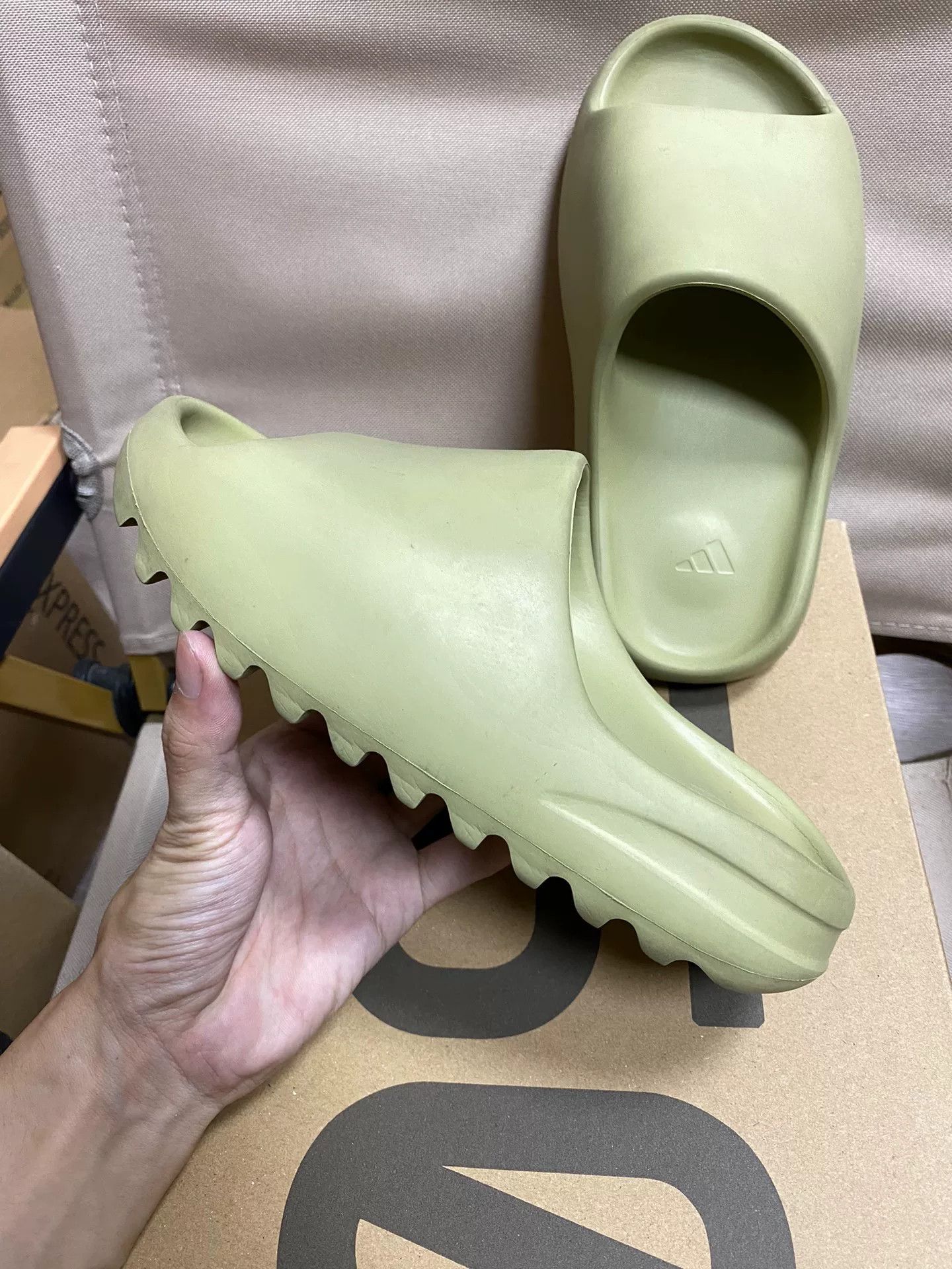 Yeezy Yeezy Green Lowtop Sneakers 36 Men Size US 5 / EU 37 - 3 Thumbnail