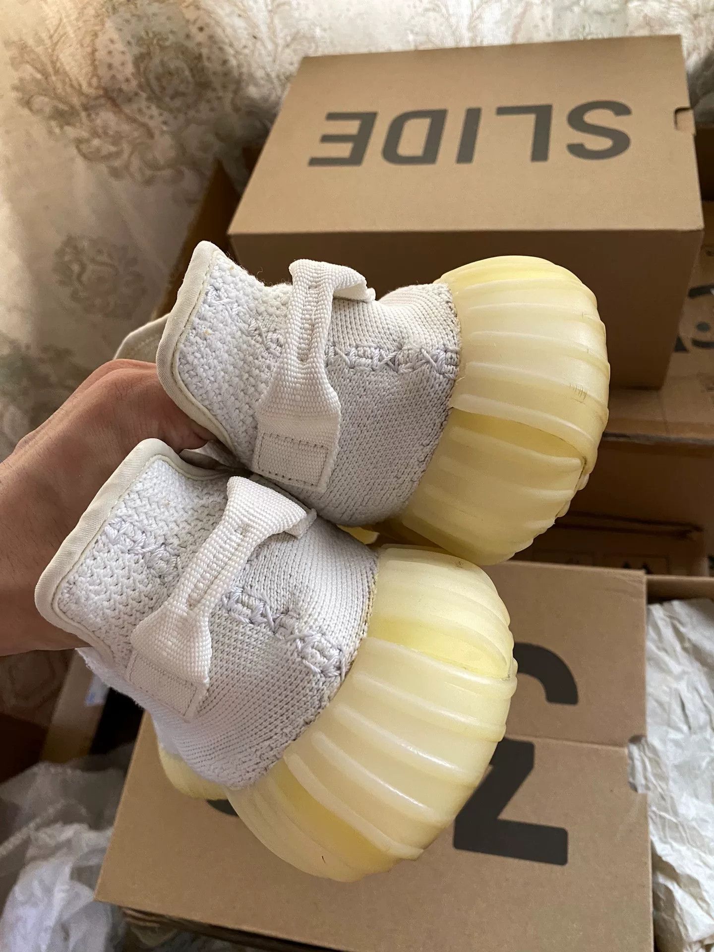 Adidas Adidas YEEZY350 White Lowtop Sneakers 10 Men Size US 10 / EU 43 - 5 Thumbnail