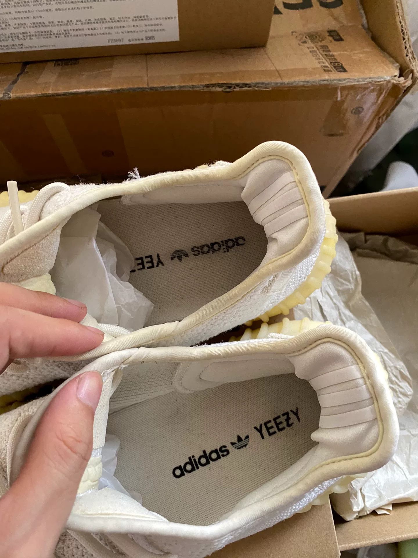 Adidas Adidas YEEZY350 White Lowtop Sneakers 10 Men Size US 10 / EU 43 - 4 Thumbnail