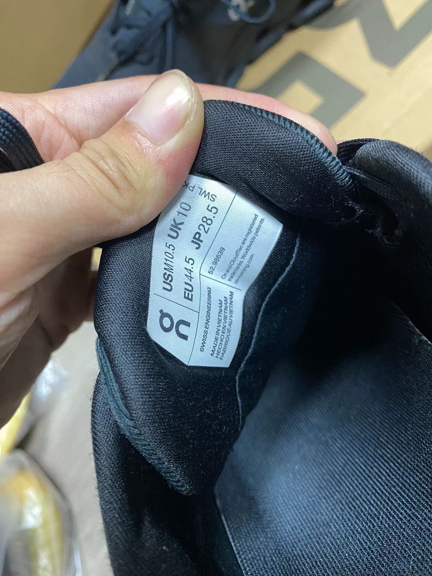 On On Waterproof Lowtop Sneakers 10.5 Men Size US 10.5 / EU 43-44 - 2 Thumbnail