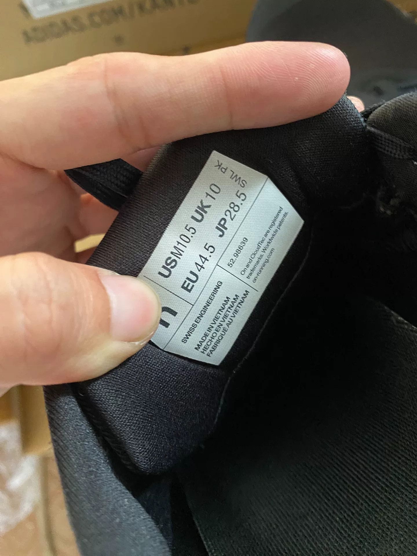 On On Waterproof Lowtop Sneakers 10.5 Men Size US 10.5 / EU 43-44 - 7 Thumbnail