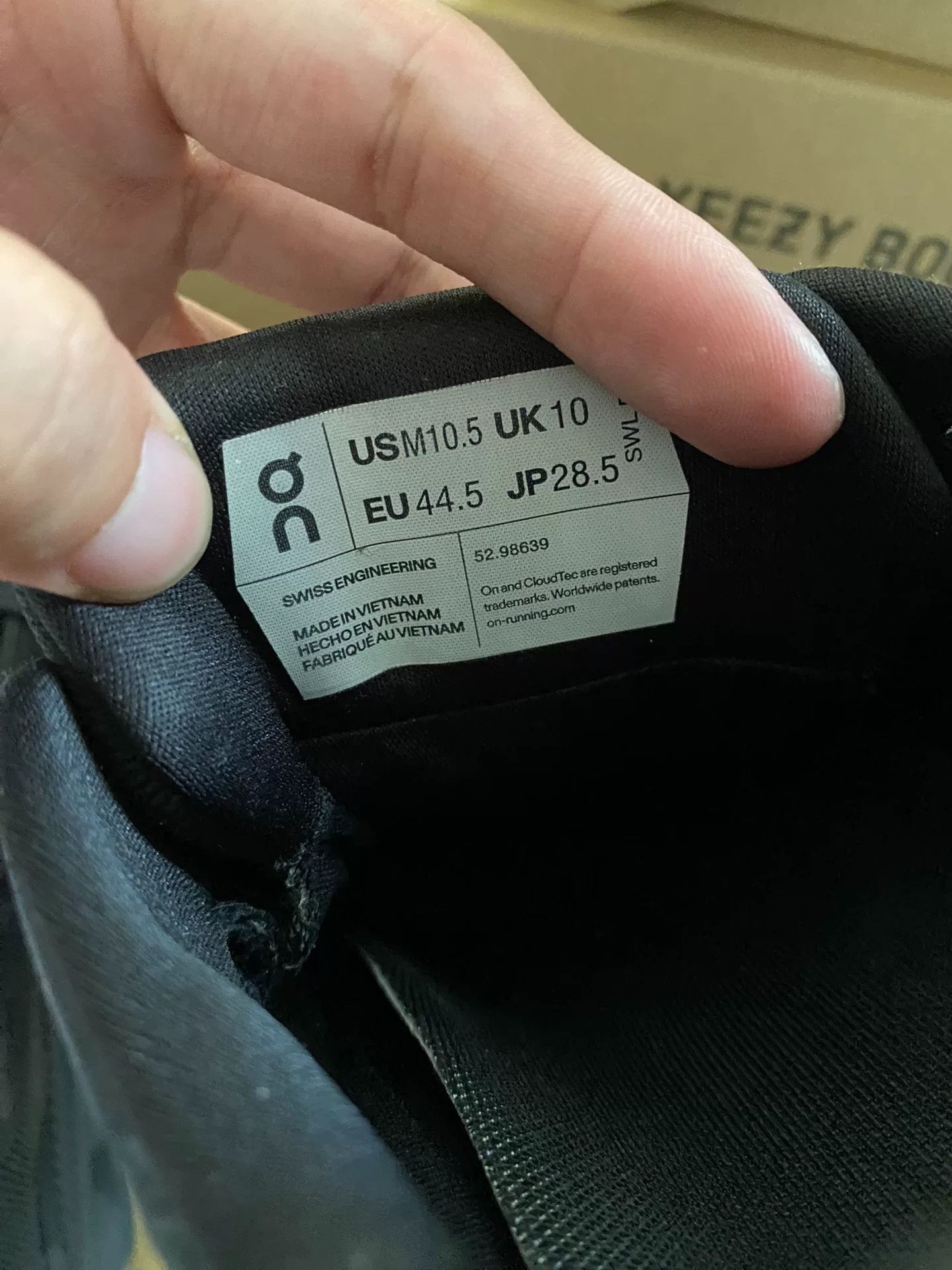 On On Waterproof Lowtop Sneakers 10.5 Men Size US 10.5 / EU 43-44 - 8 Thumbnail