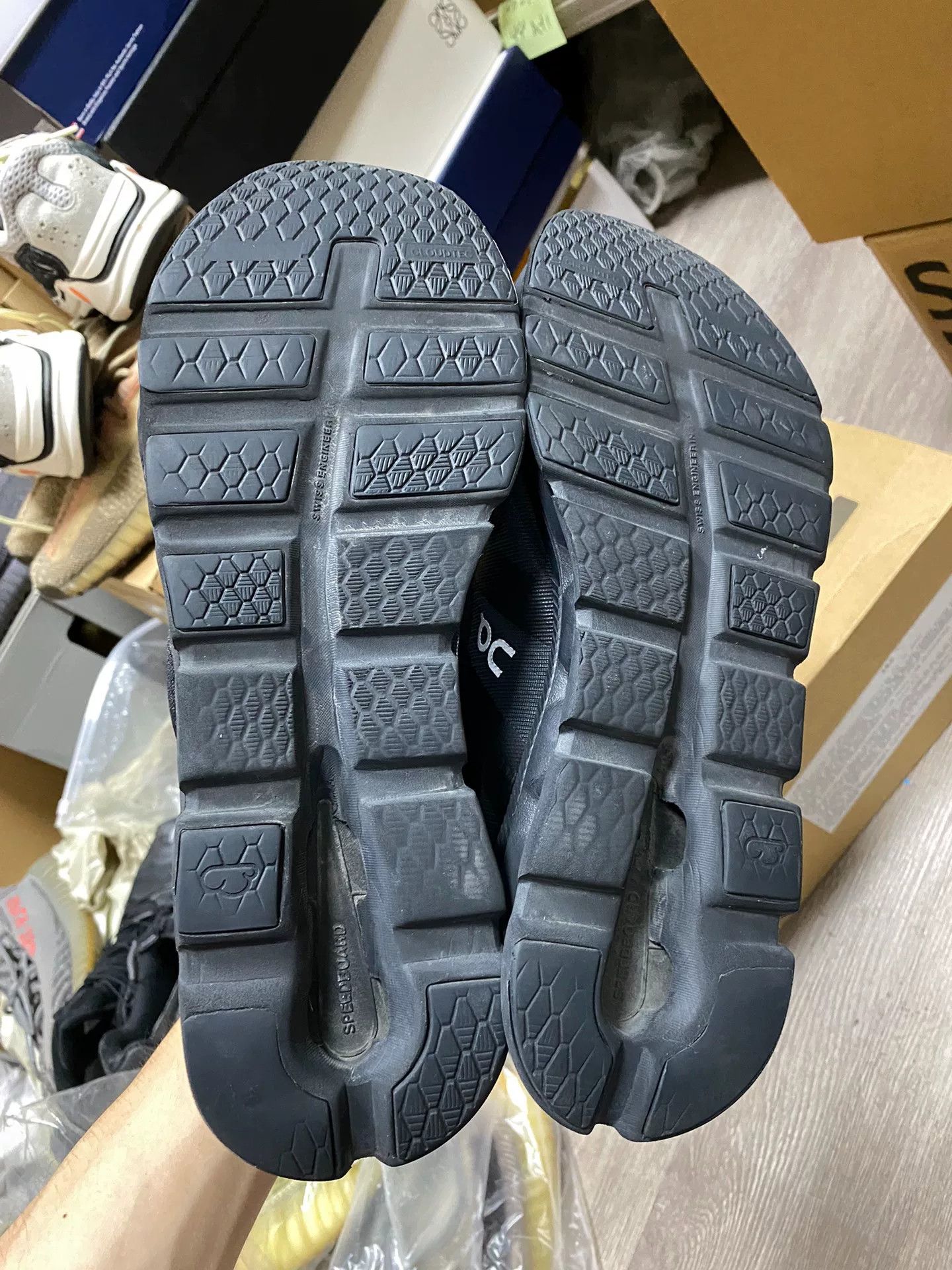 On On Waterproof Lowtop Sneakers 10.5 Men Size US 10.5 / EU 43-44 - 9 Thumbnail