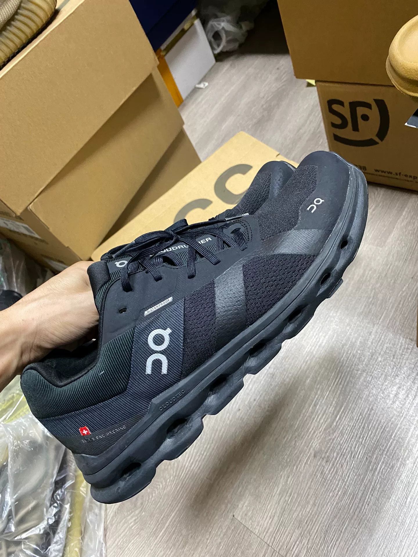 On On Waterproof Lowtop Sneakers 10.5 Men Size US 10.5 / EU 43-44 - 6 Thumbnail