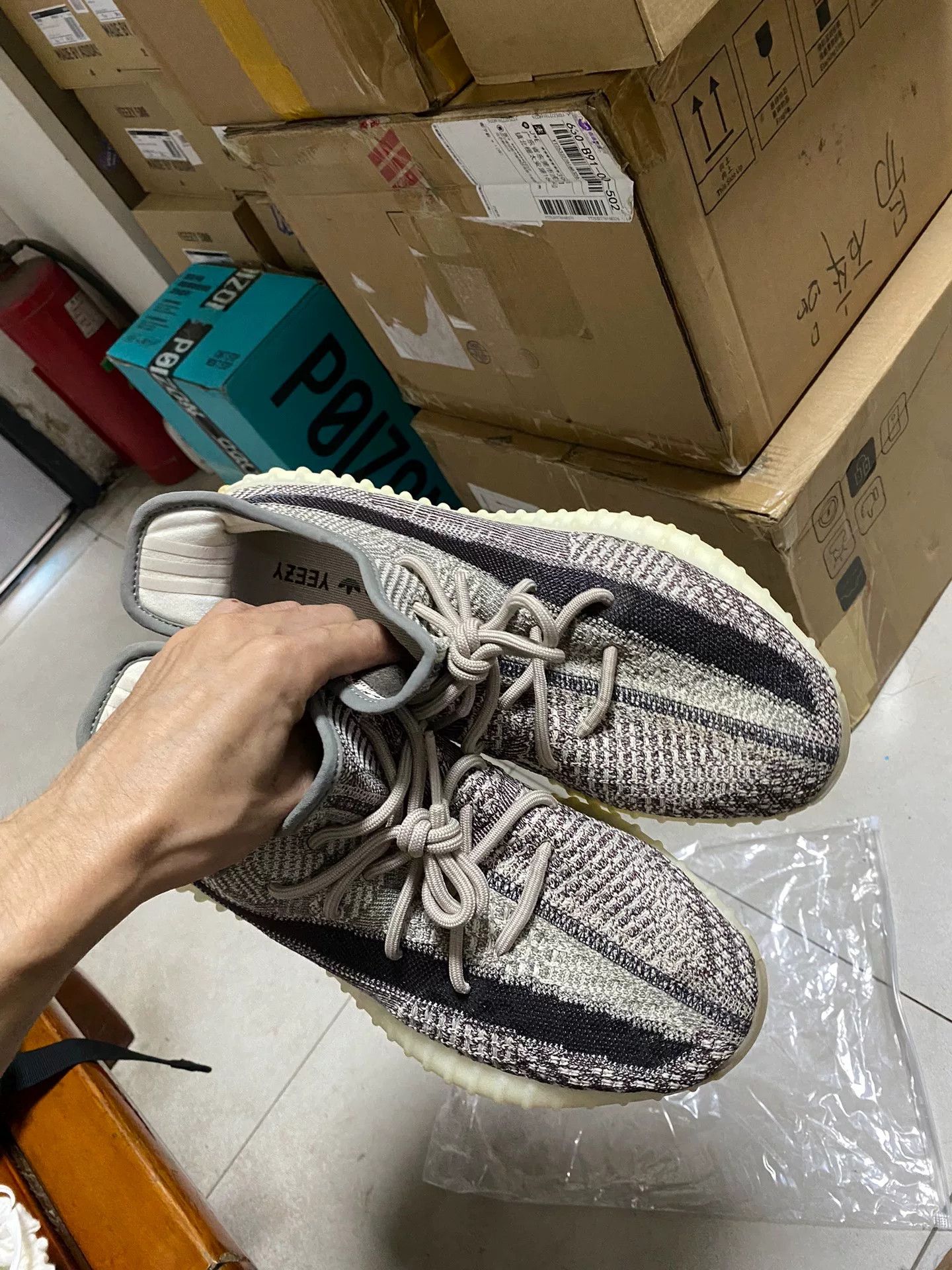 Yeezy Yeezy Gray Lowtop Sneakers 9 Men Size US 9 / EU 42 - 5 Thumbnail