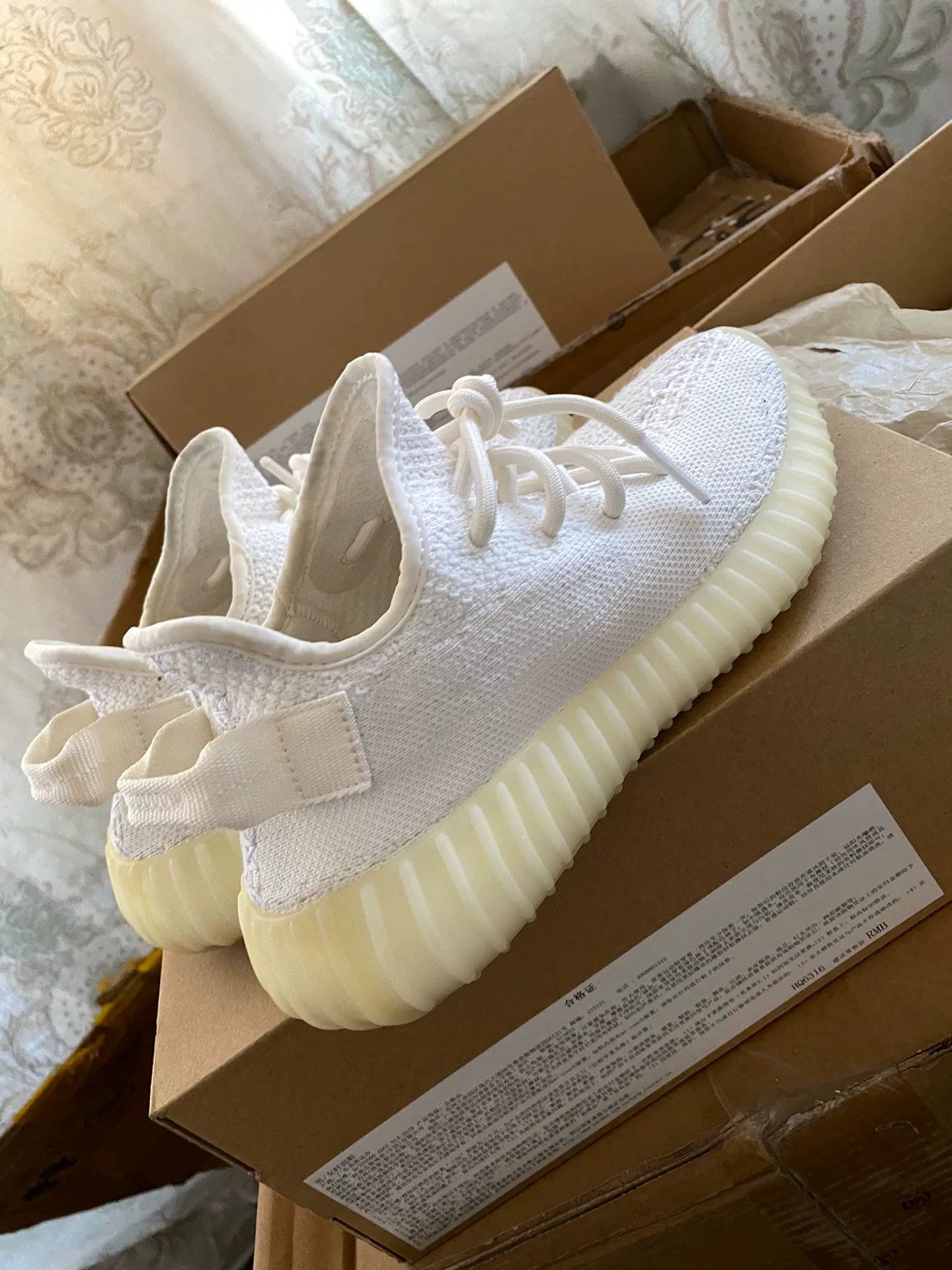 Adidas Adidas YEEZY350 White Lowtop Sneakers 36 Men Size US 5 / EU 37 - 4 Thumbnail