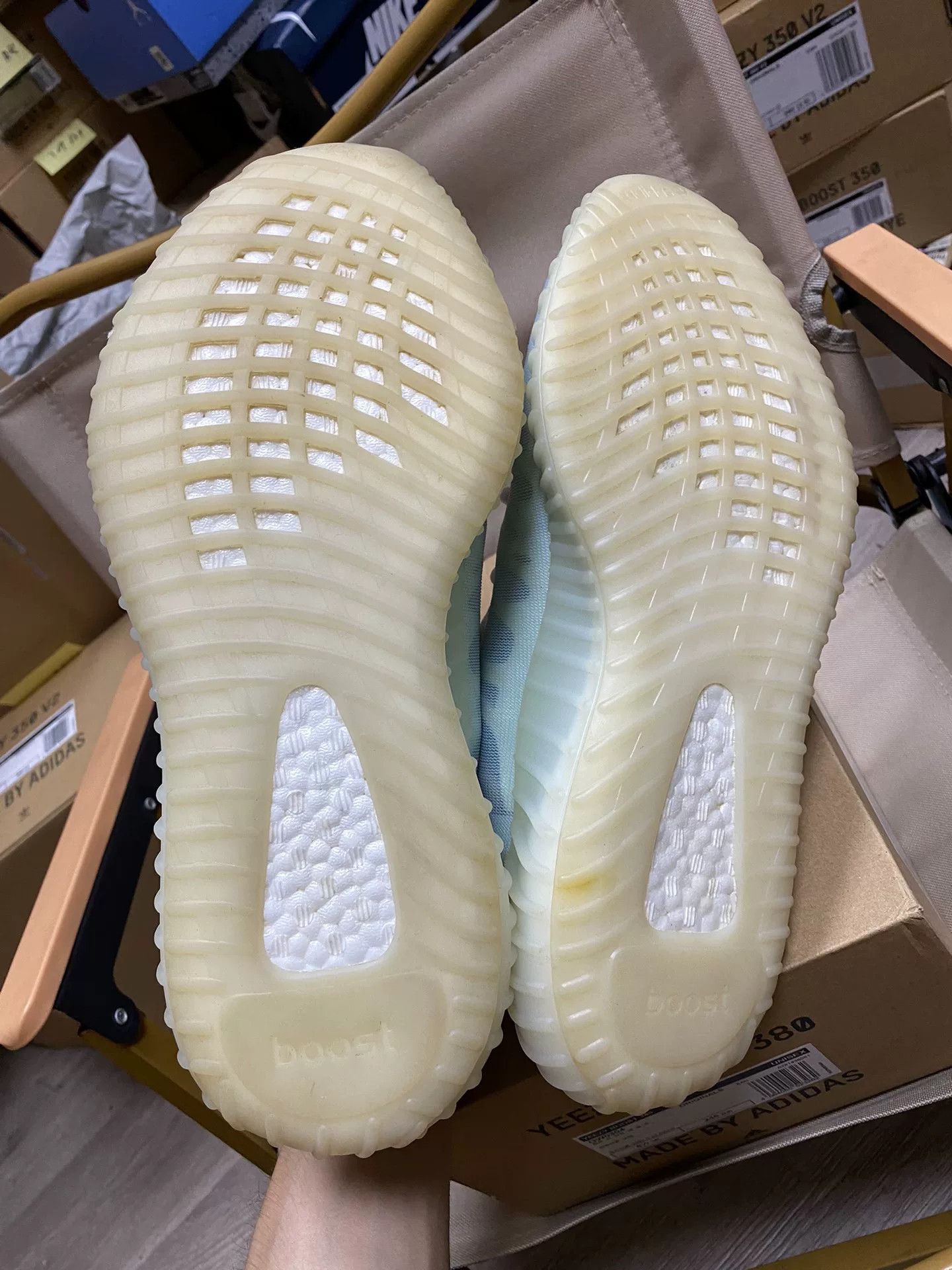 Adidas Adidas YEEZY350 Blue Lowtop Sneakers 9.5 Men Size US 9.5 / EU 42-43 - 4 Thumbnail