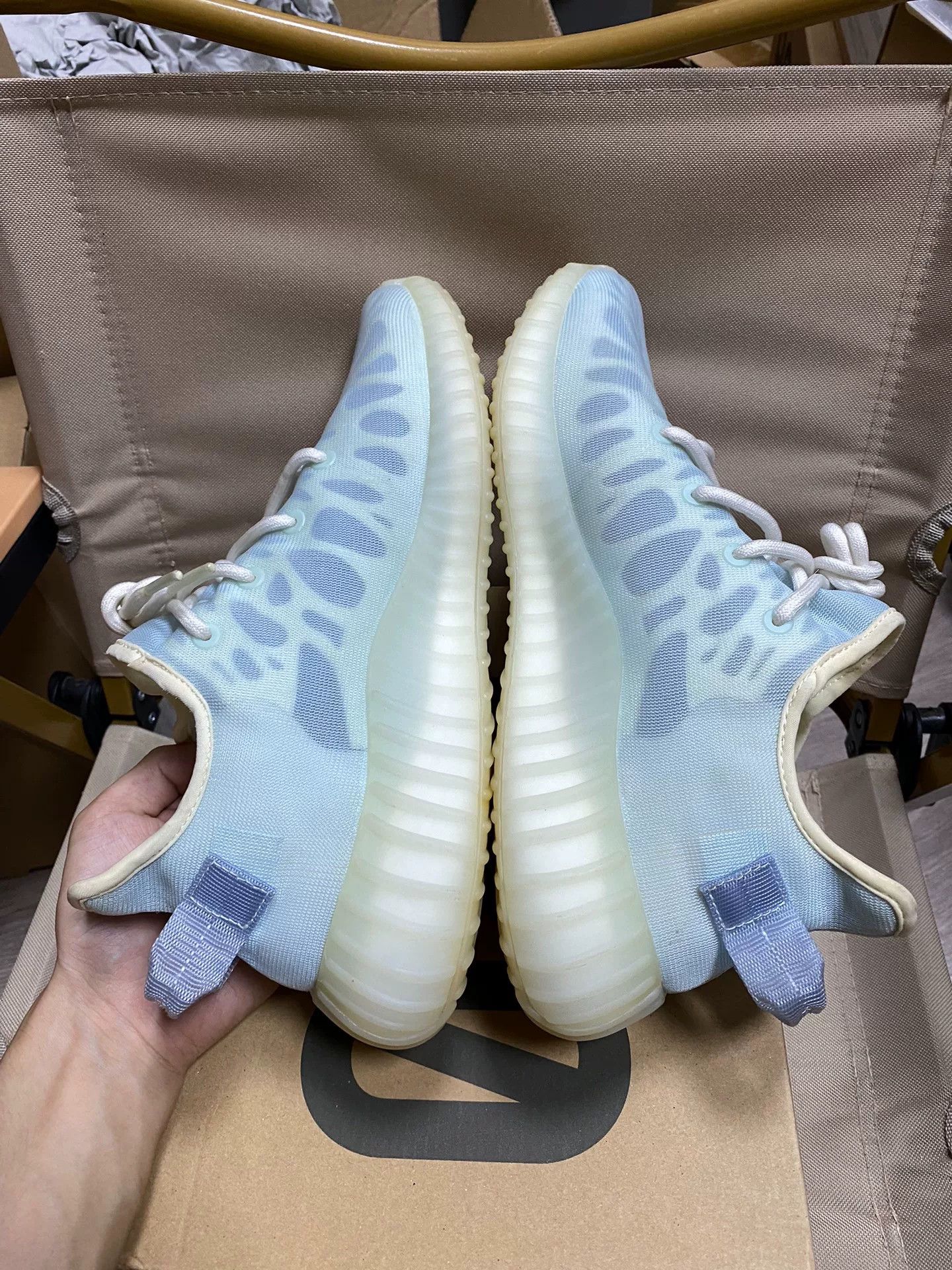 Adidas Adidas YEEZY350 Blue Lowtop Sneakers 9.5 Men Size US 9.5 / EU 42-43 - 7 Thumbnail