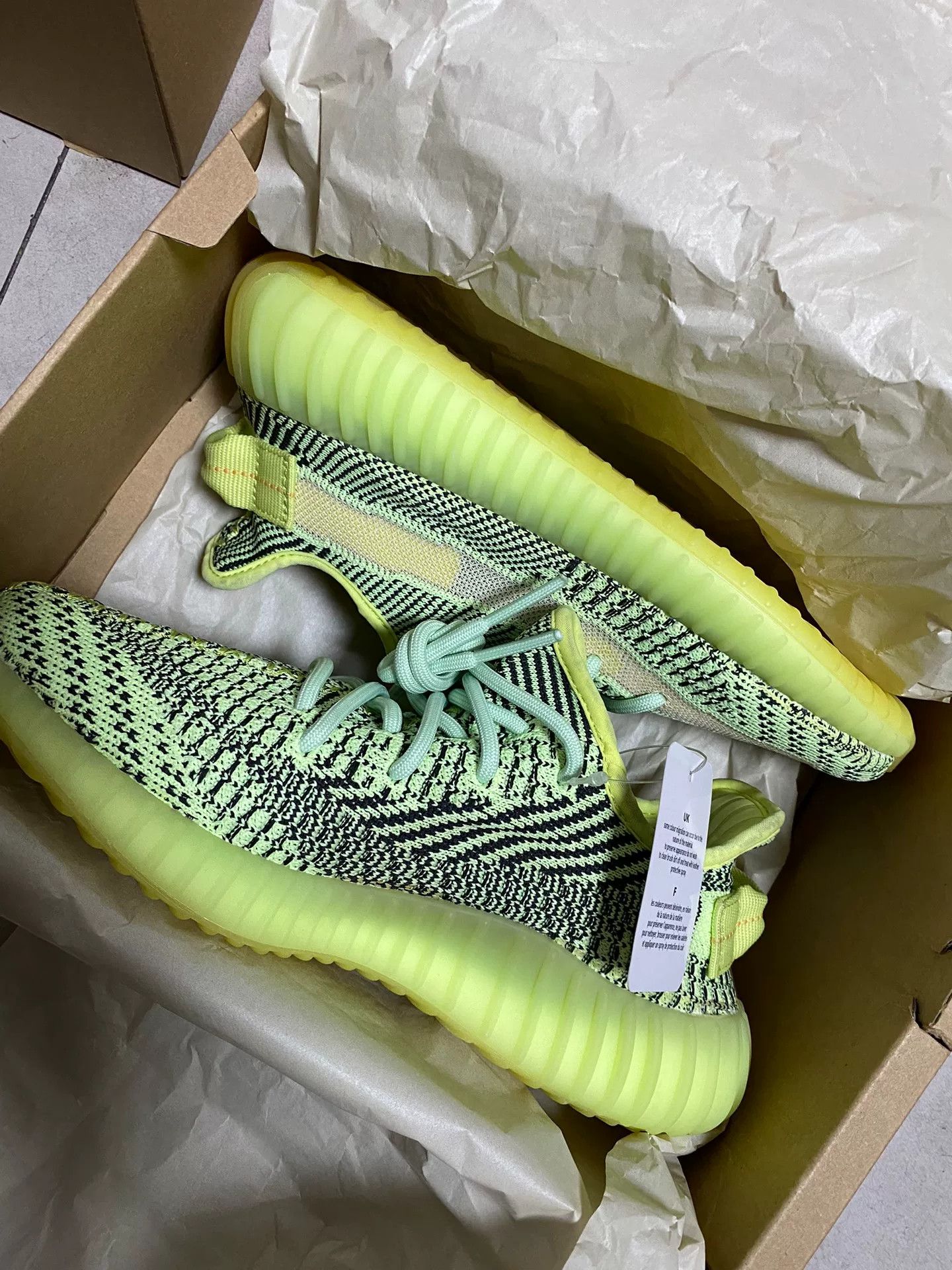 Adidas Adidas YEEZY350 Green Lowtop Sneakers 38 Men Size US 6 / EU 39 - 6 Thumbnail