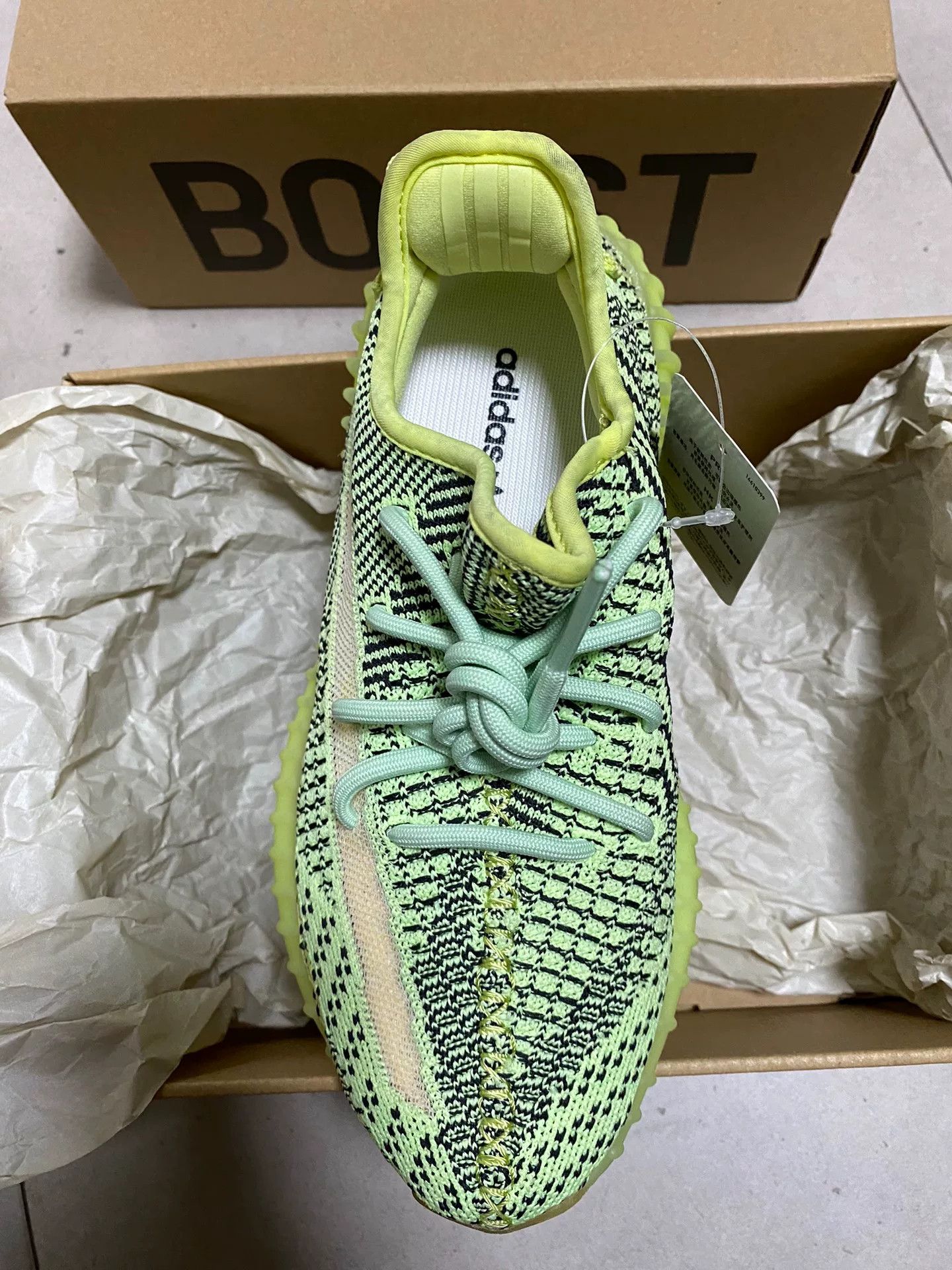 Adidas Adidas YEEZY350 Green Lowtop Sneakers 38 Men Size US 6 / EU 39 - 2 Thumbnail