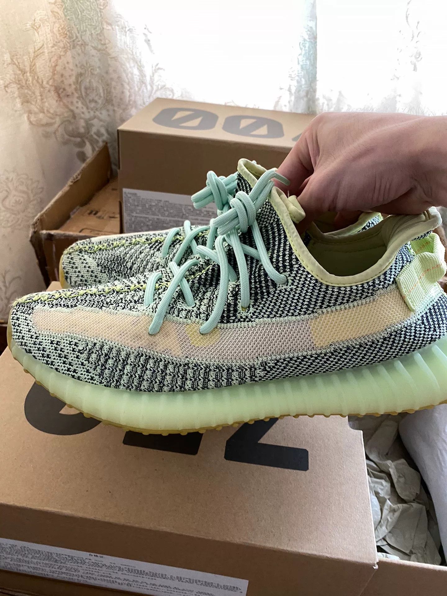 Adidas Adidas YEEZY350 Green Lowtop Sneakers 10 Men Size US 10 / EU 43 - 2 Thumbnail