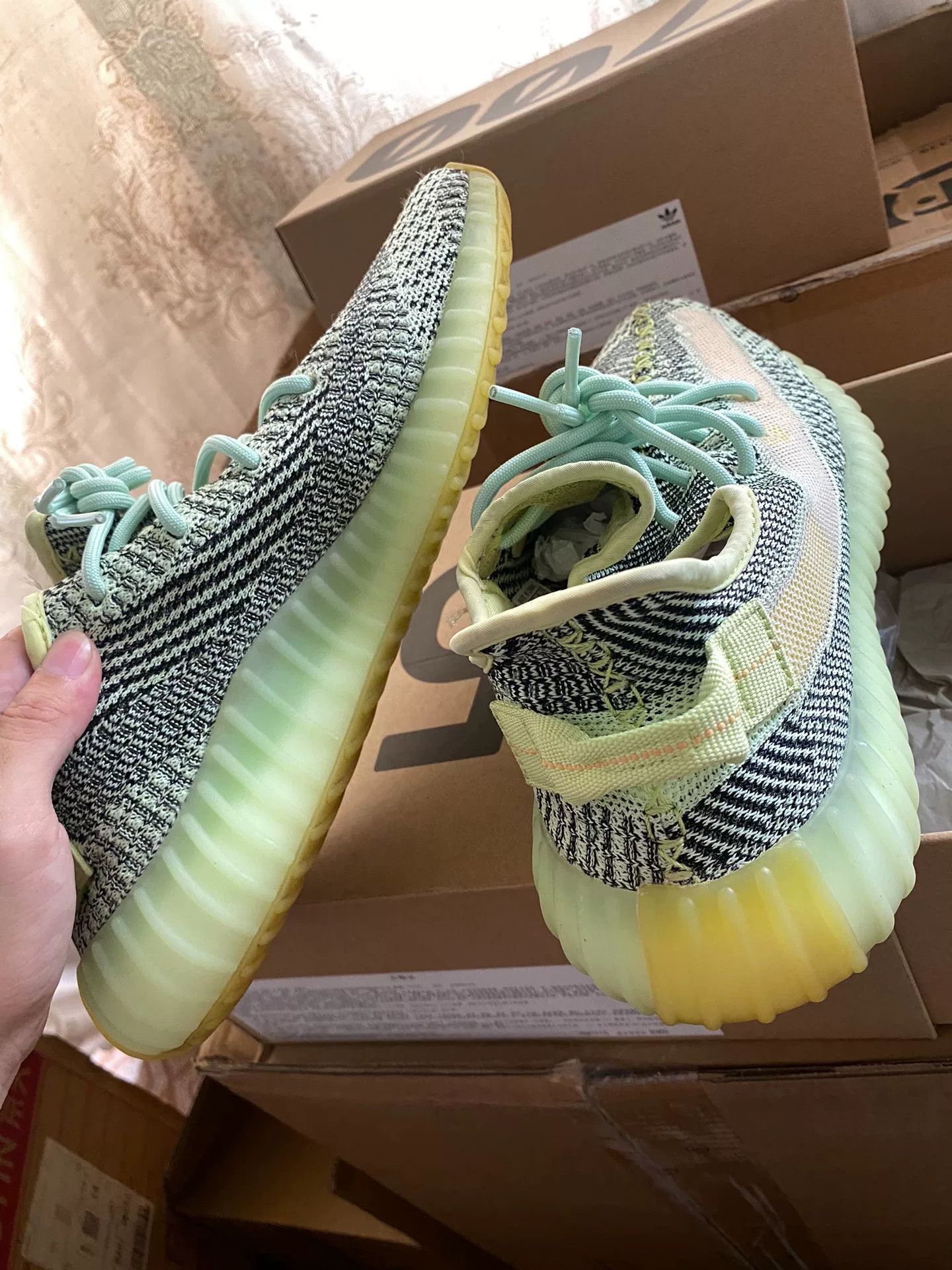 Adidas Adidas YEEZY350 Green Lowtop Sneakers 10 Men Size US 10 / EU 43 - 6 Thumbnail
