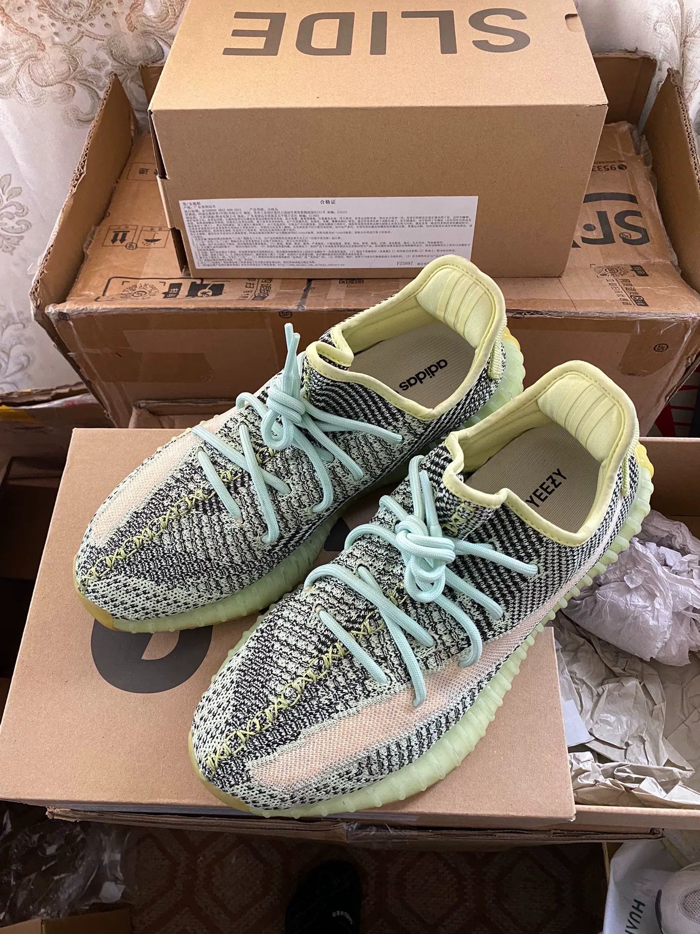 Adidas Adidas YEEZY350 Green Lowtop Sneakers 9 Men Size US 9 / EU 42 - 4 Thumbnail