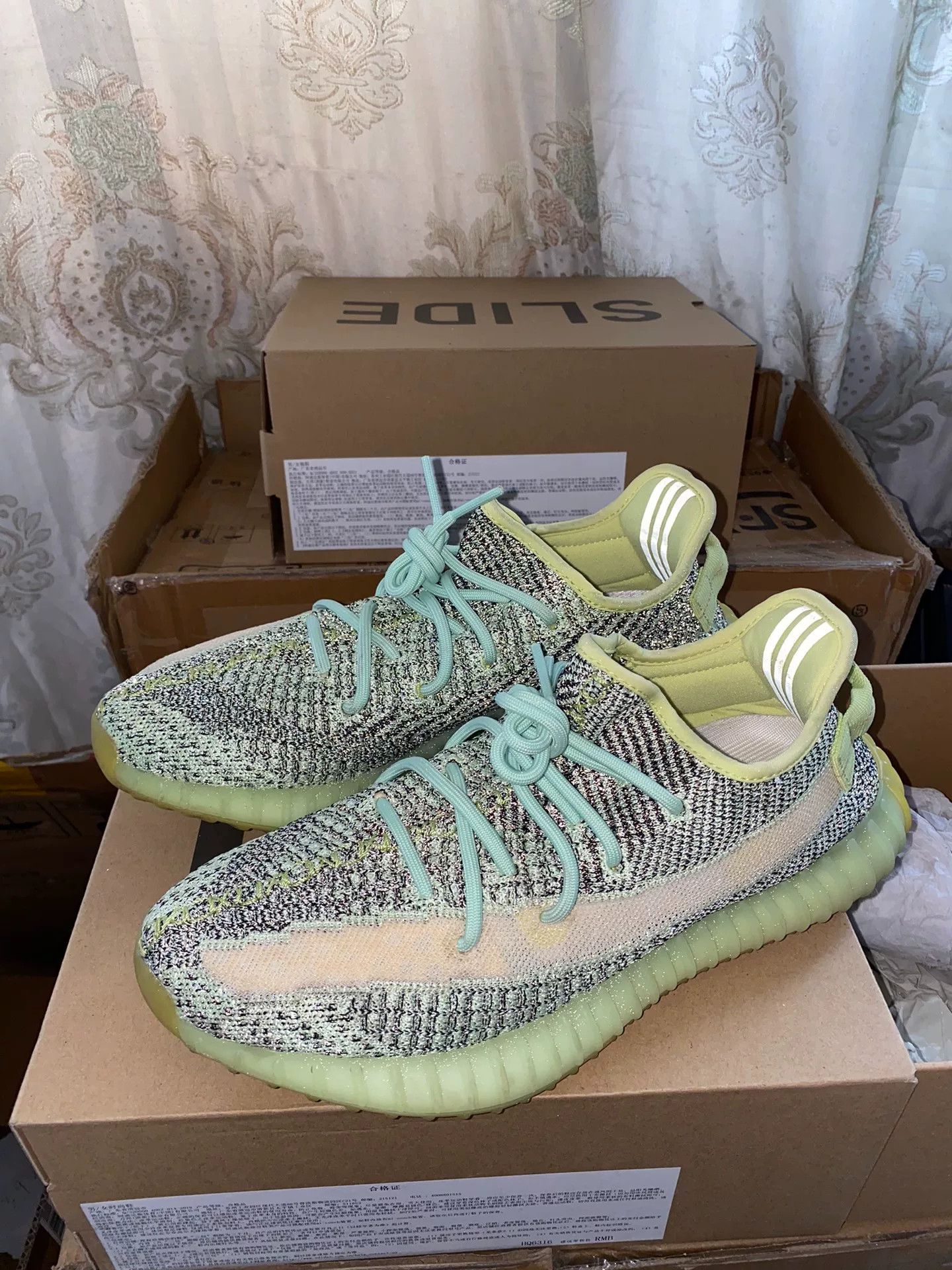 Adidas Adidas YEEZY350 Green Lowtop Sneakers 9 Men Size US 9 / EU 42 - 8 Thumbnail