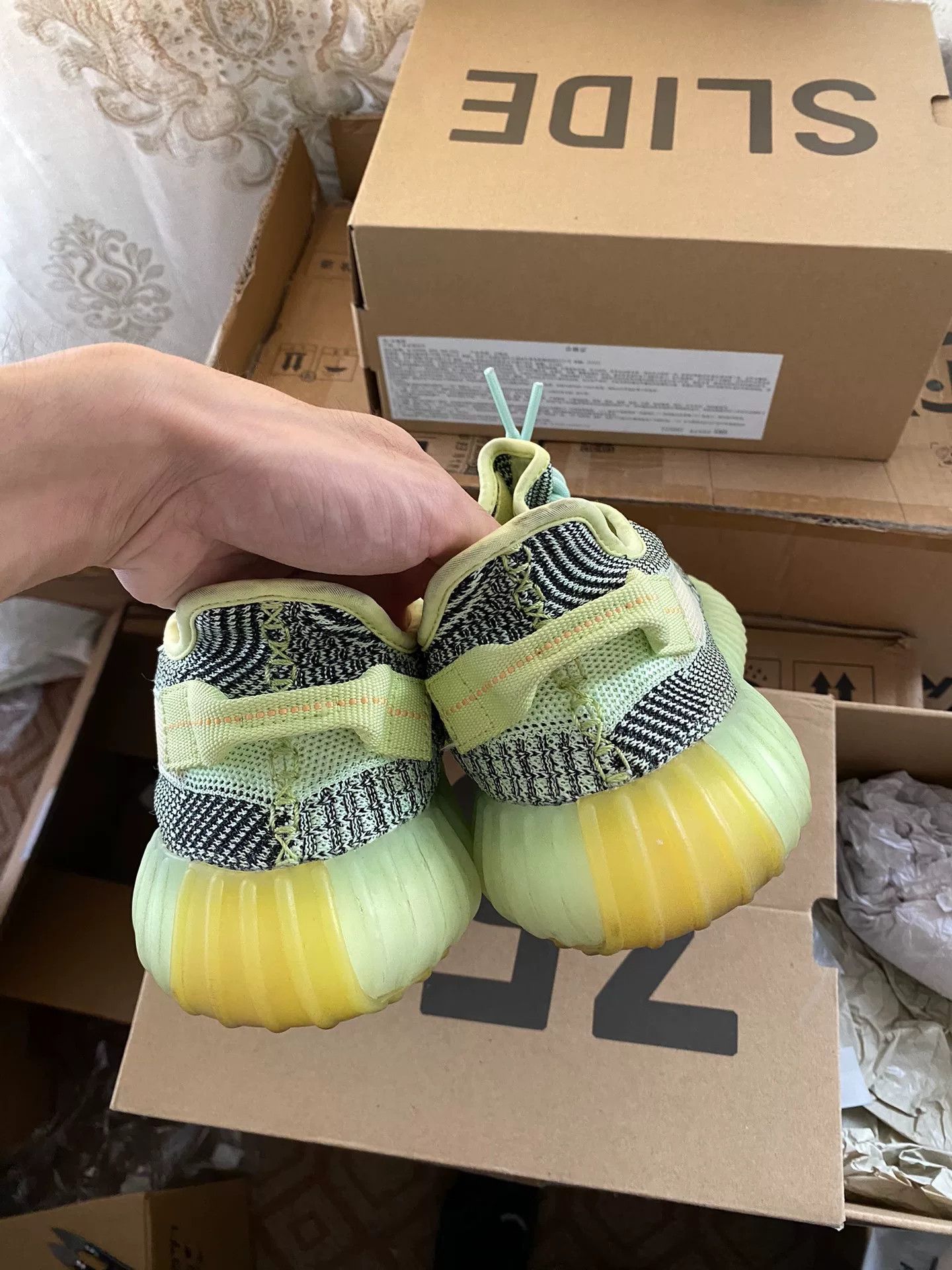 Adidas Adidas YEEZY350 Green Lowtop Sneakers 9 Men Size US 9 / EU 42 - 7 Thumbnail