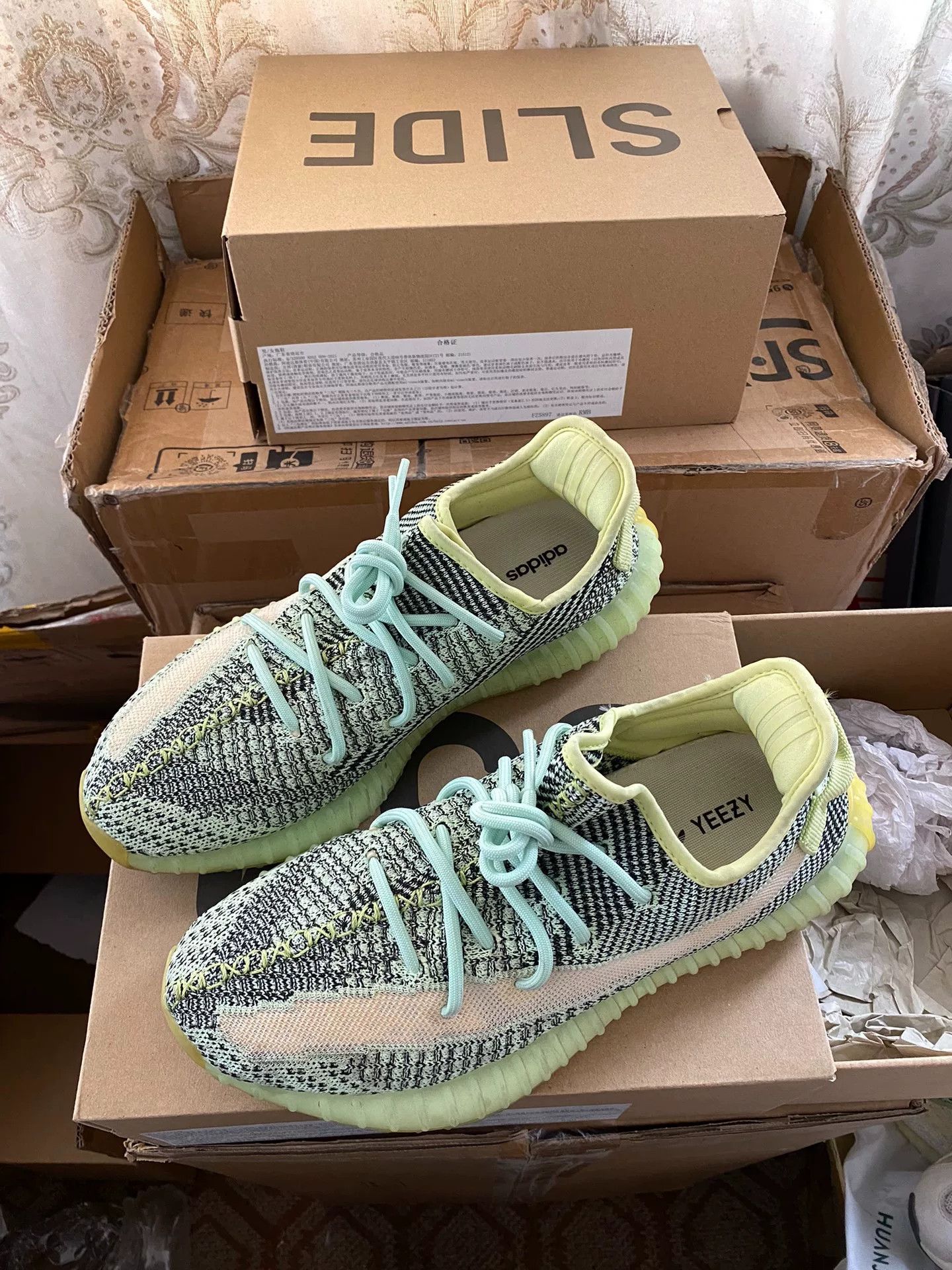Adidas Adidas YEEZY350 Green Lowtop Sneakers 9 Men Size US 9 / EU 42 - 2 Thumbnail