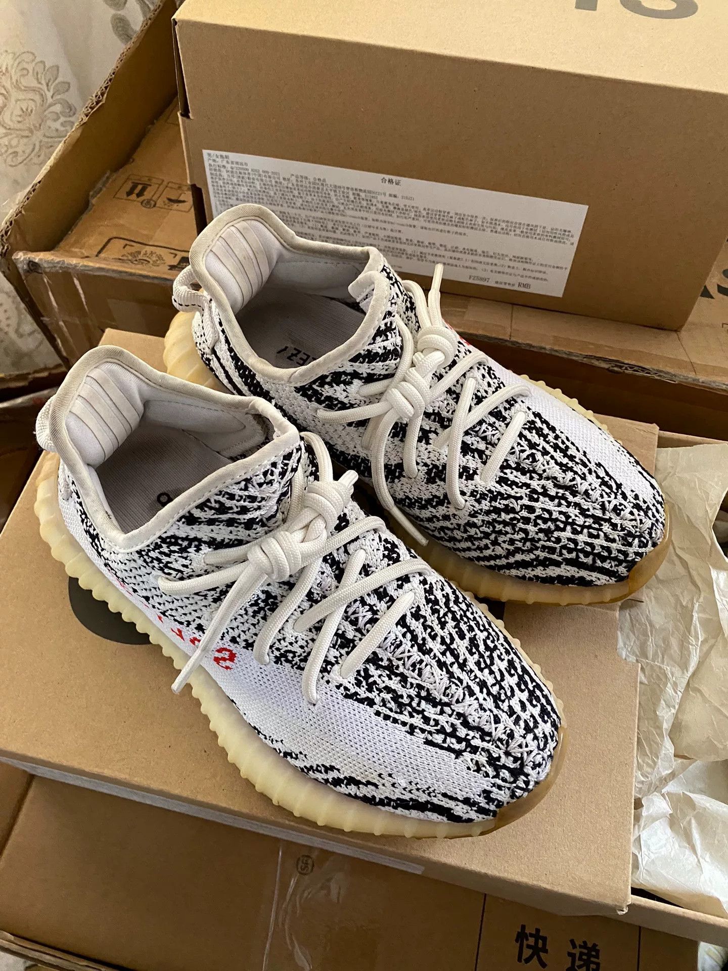 Adidas Adidas YEEZY350 White Lowtop Sneakers 36 Men Size US 5 / EU 37 - 7 Thumbnail