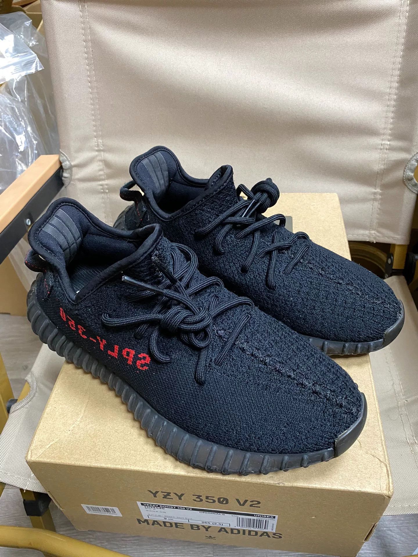 Adidas Adidas YEEZY350 Black Lowtop Sneakers 40 Men Size US 7.5 / EU 40-41 - 2 Thumbnail