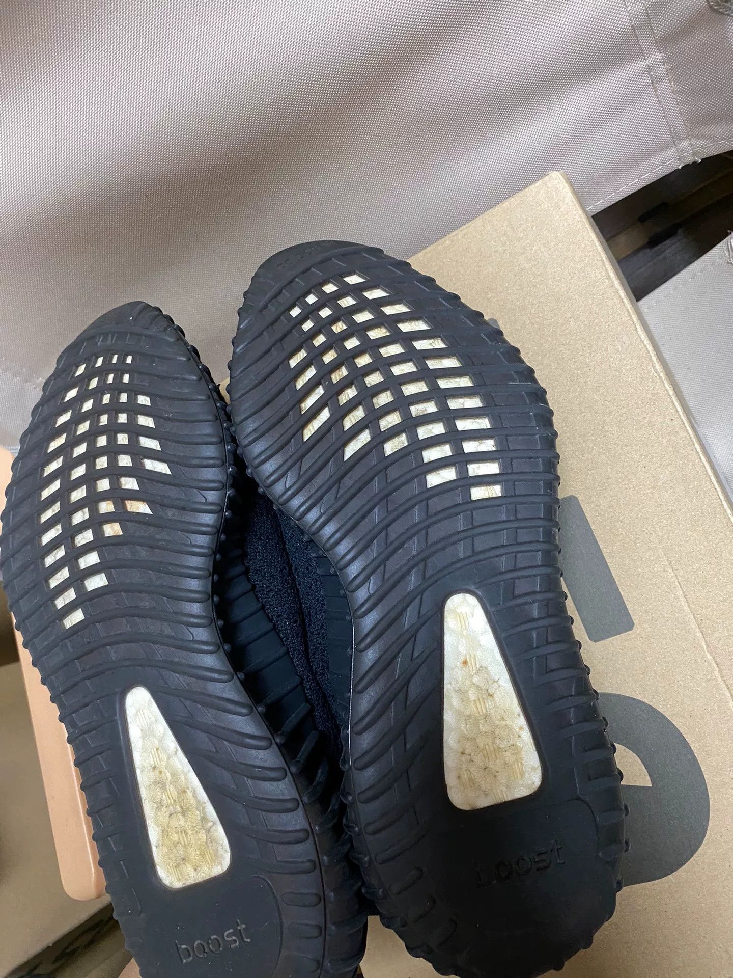 Adidas Adidas YEEZY350 Black Lowtop Sneakers 40 Men Size US 7.5 / EU 40-41 - 6 Thumbnail