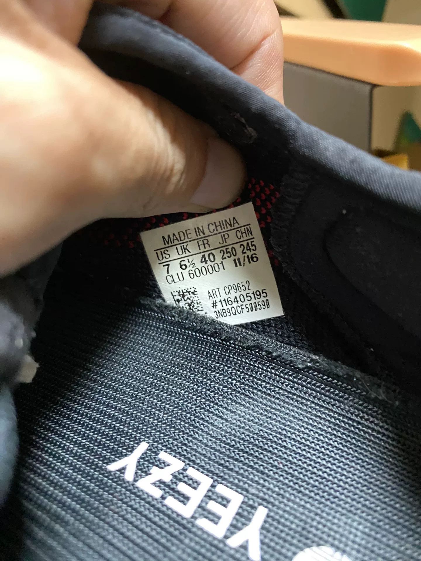 Adidas Adidas YEEZY350 Black Lowtop Sneakers 40 Men Size US 7.5 / EU 40-41 - 5 Thumbnail