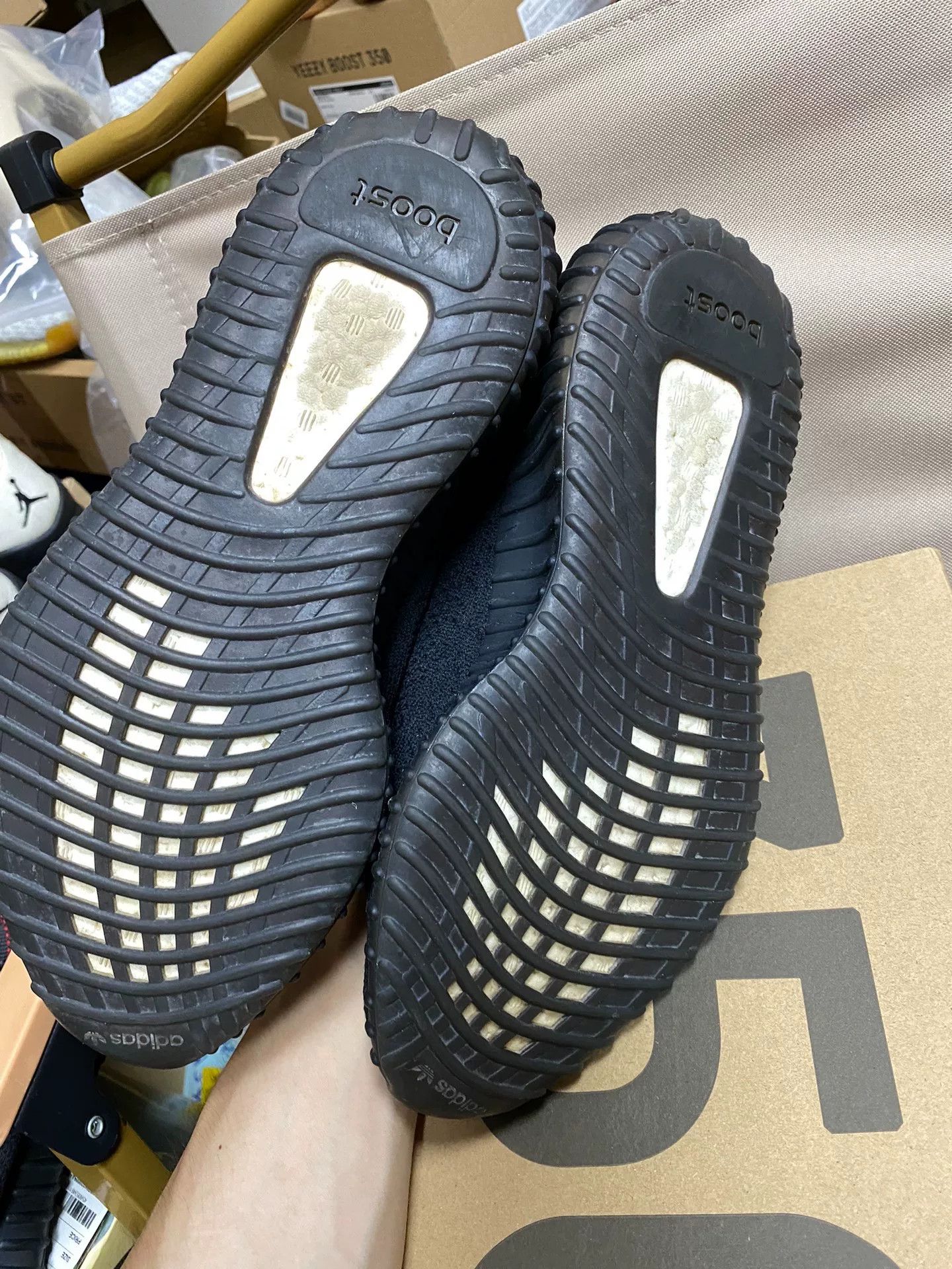 Yeezy Yeezy Black Lowtop Sneakers 42 Men Size US 9 / EU 42 - 8 Thumbnail