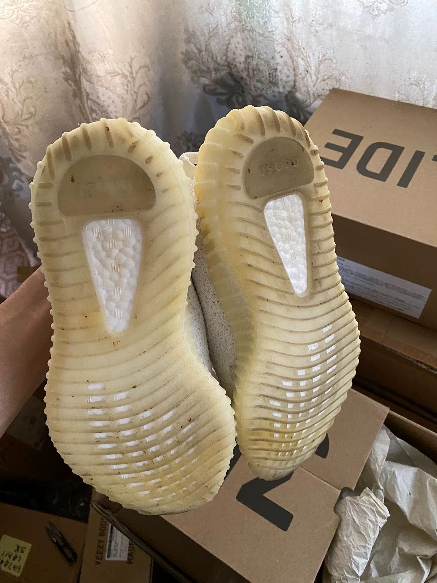Adidas Adidas YEEZY350 White Lowtop Sneakers 38 Men Size US 6 / EU 39 - 4 Thumbnail