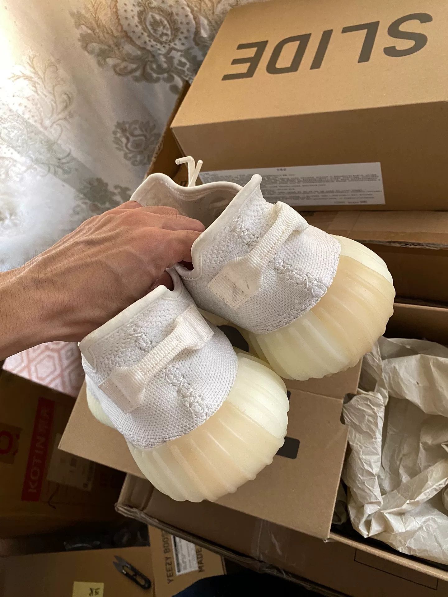 Yeezy Yeezy White Lowtop Sneakers 11.5 Men Size US 11.5 / EU 44-45 - 6 Thumbnail