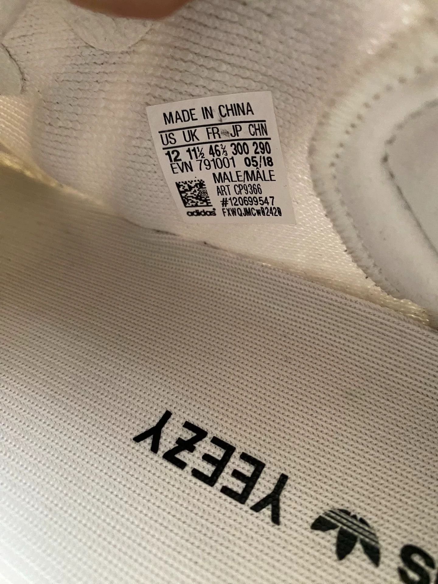 Yeezy Yeezy White Lowtop Sneakers 11.5 Men Size US 11.5 / EU 44-45 - 8 Thumbnail