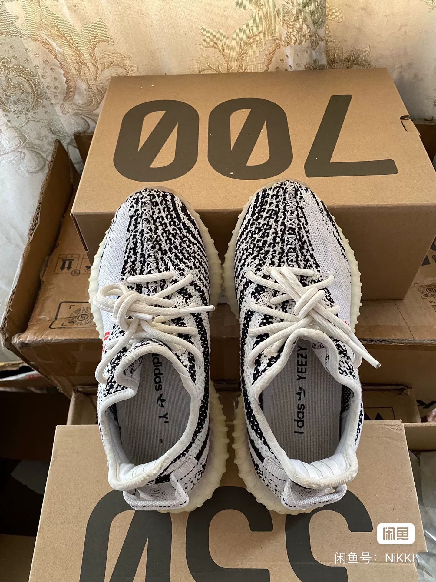 Adidas Adidas YEEZY350 White Lowtop Sneakers 36 Men Size US 5 / EU 37 - 4 Thumbnail