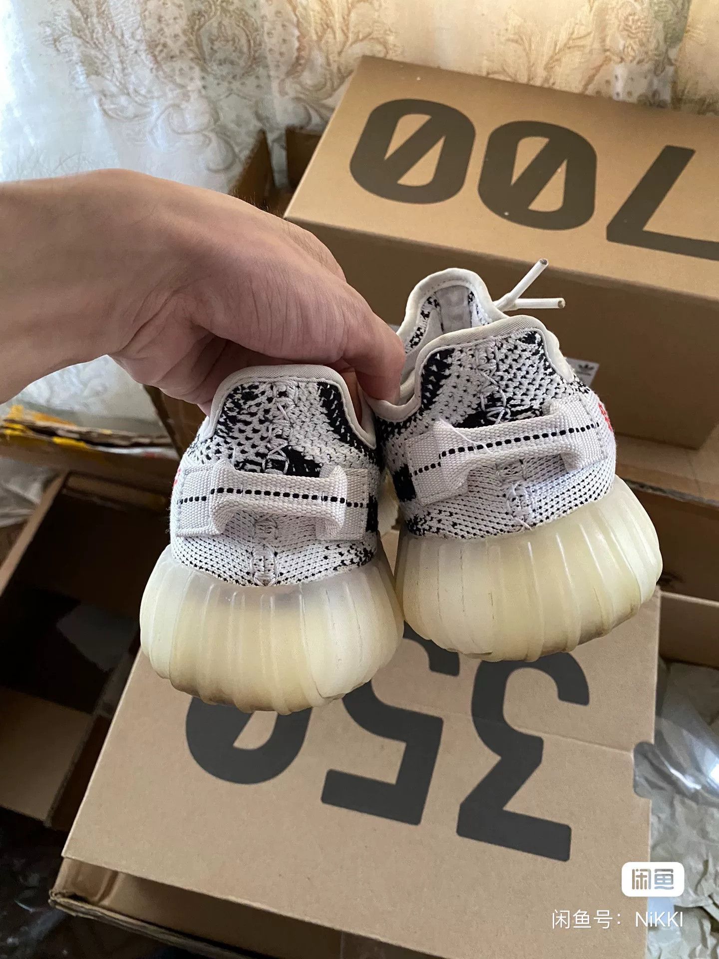 Adidas Adidas YEEZY350 White Lowtop Sneakers 36 Men Size US 5 / EU 37 - 3 Thumbnail