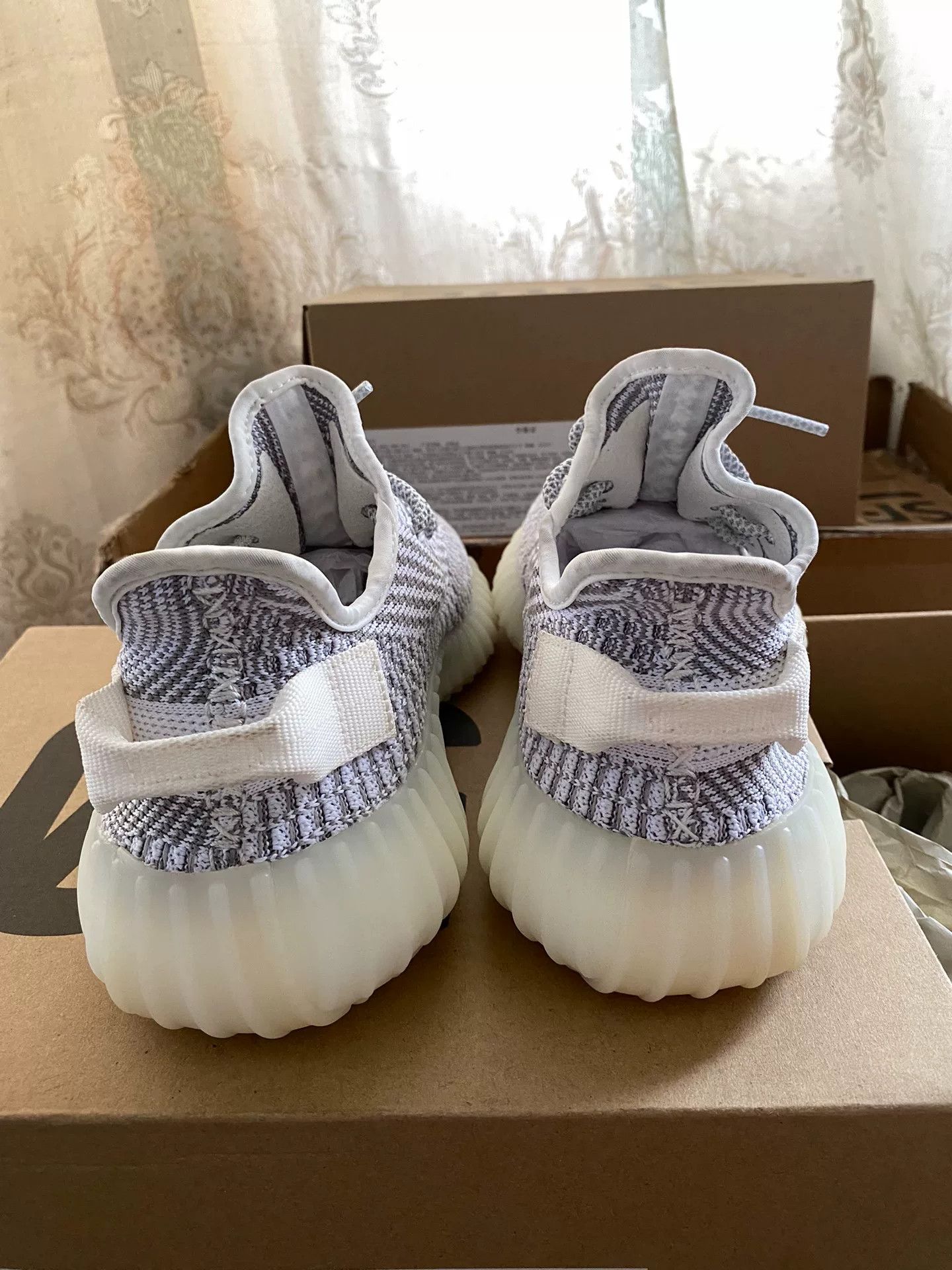 Adidas Adidas YEEZY350 White Lowtop Sneakers 38 Men Size US 6 / EU 39 - 9 Thumbnail