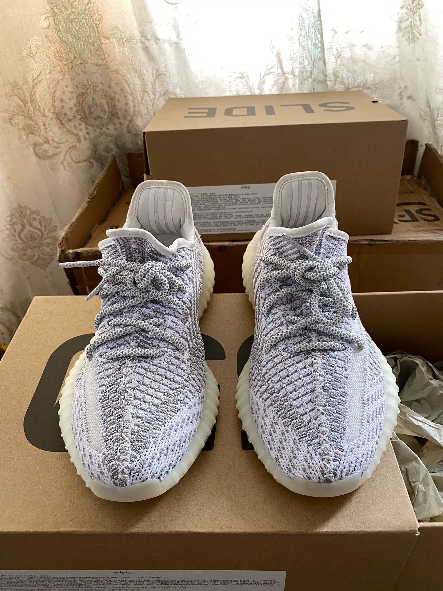 Adidas Adidas YEEZY350 White Lowtop Sneakers 38 Men Size US 6 / EU 39 - 4 Thumbnail