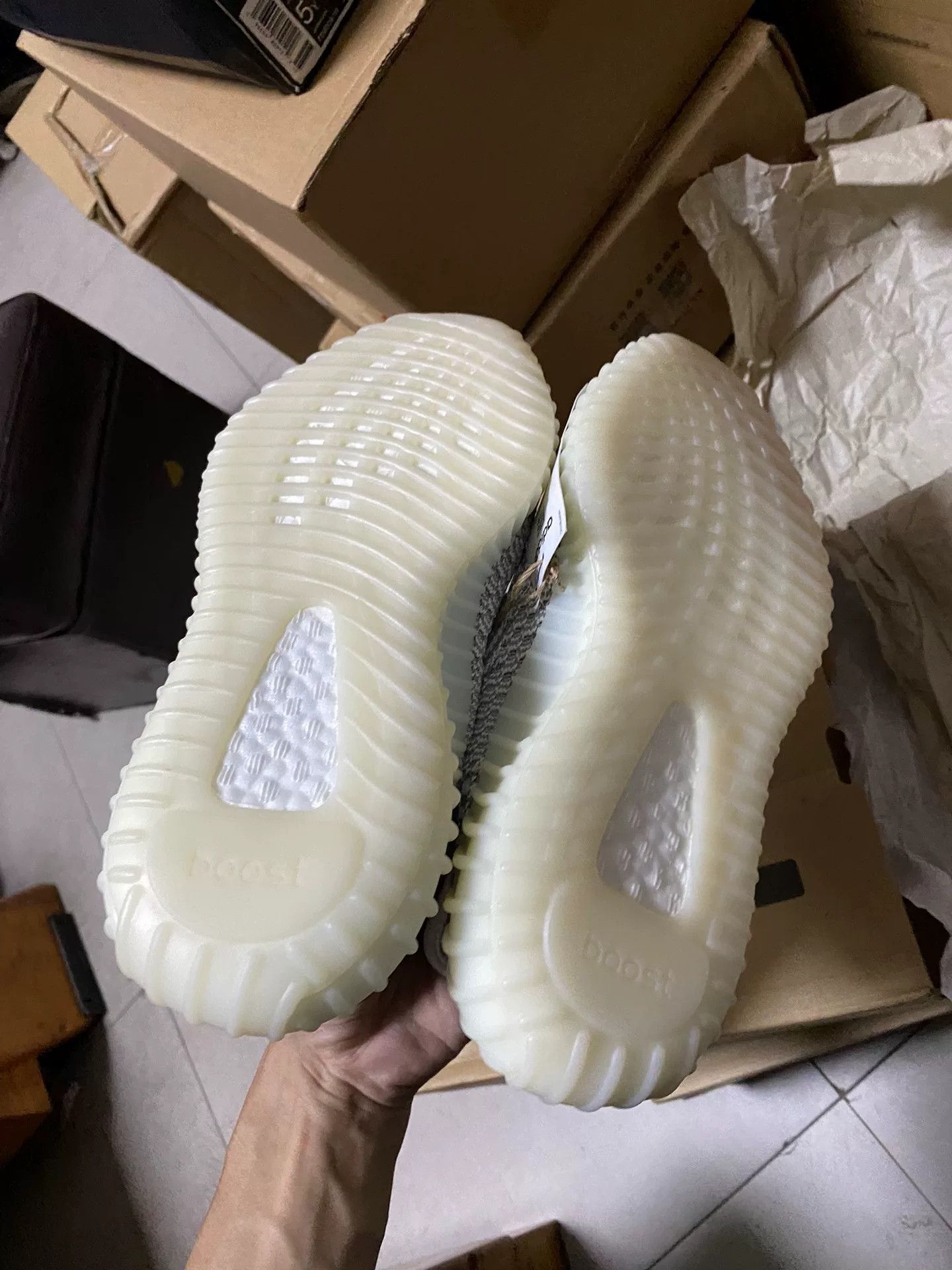 Adidas Adidas YEEZY350 White Lowtop Sneakers 38 Men Size US 6 / EU 39 - 9 Thumbnail