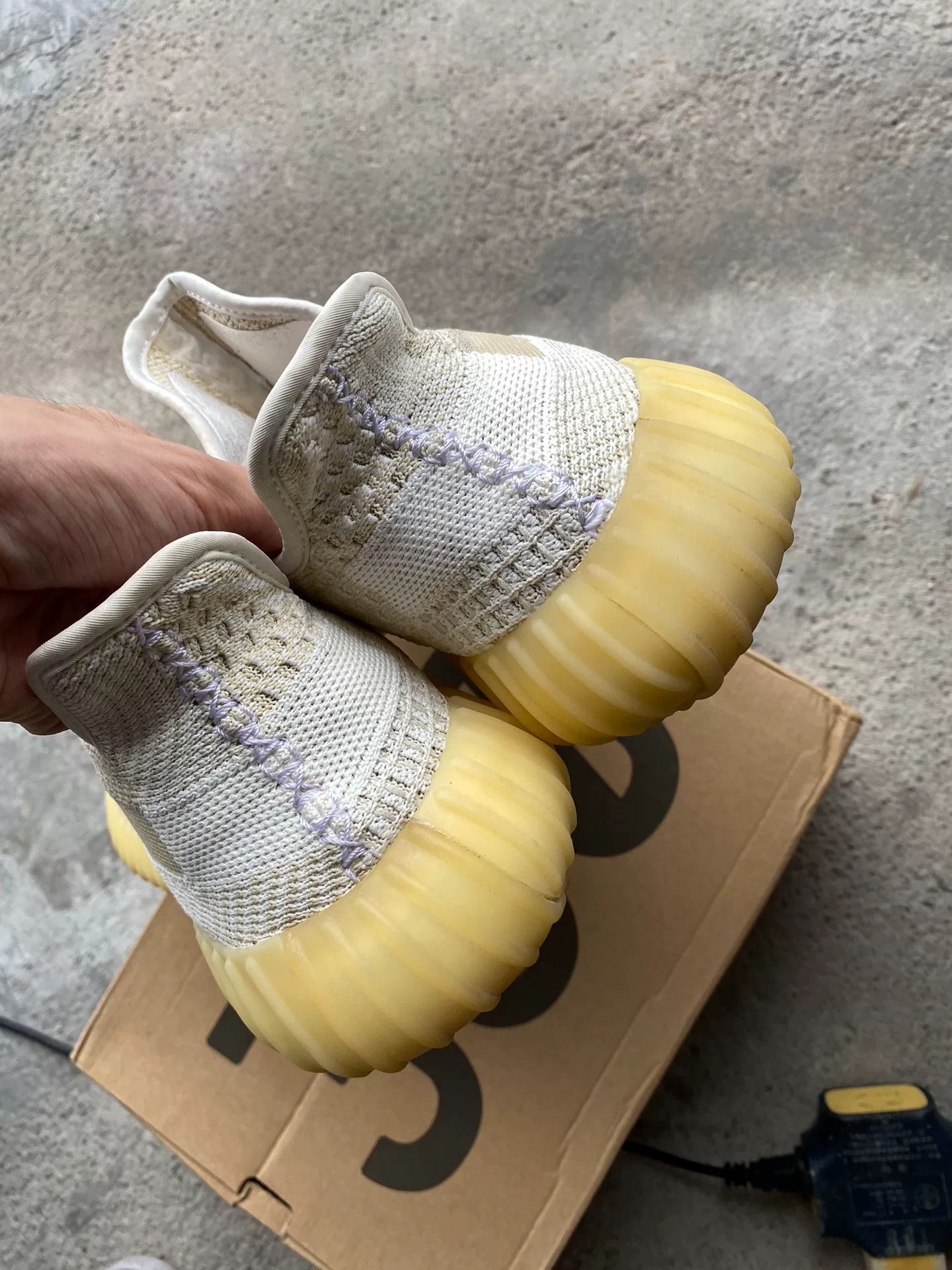 Yeezy Yeezy White Lowtop Sneakers 9 Men Size US 9 / EU 42 - 8 Thumbnail