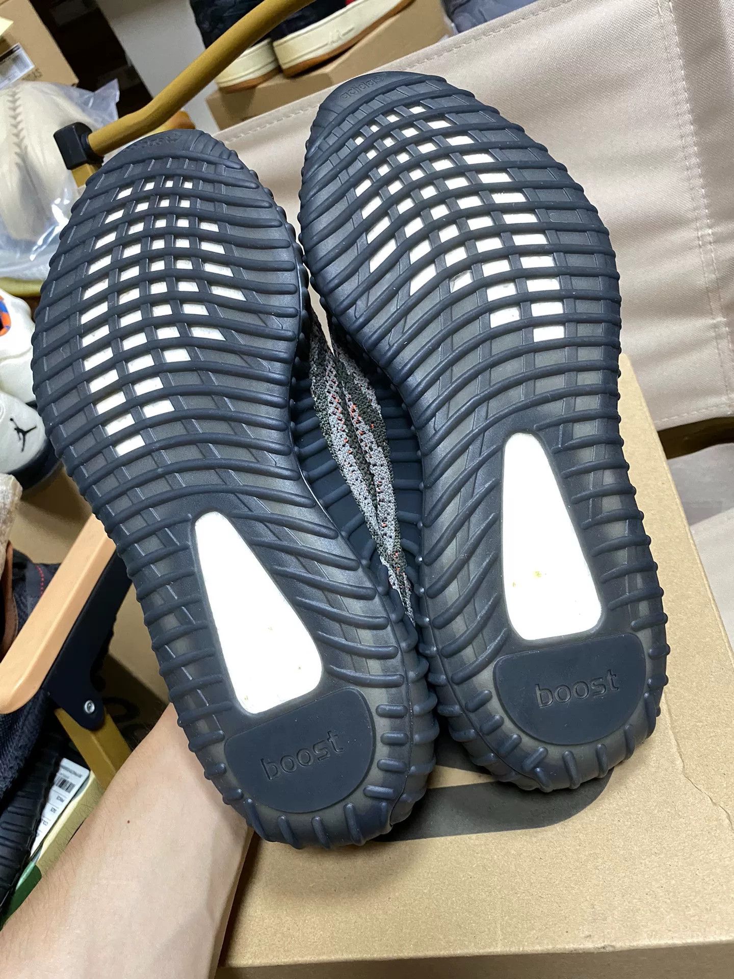 Adidas Adidas YEEZY350 Gray Lowtop Sneakers 10.5 Men Size US 10.5 / EU 43-44 - 5 Thumbnail