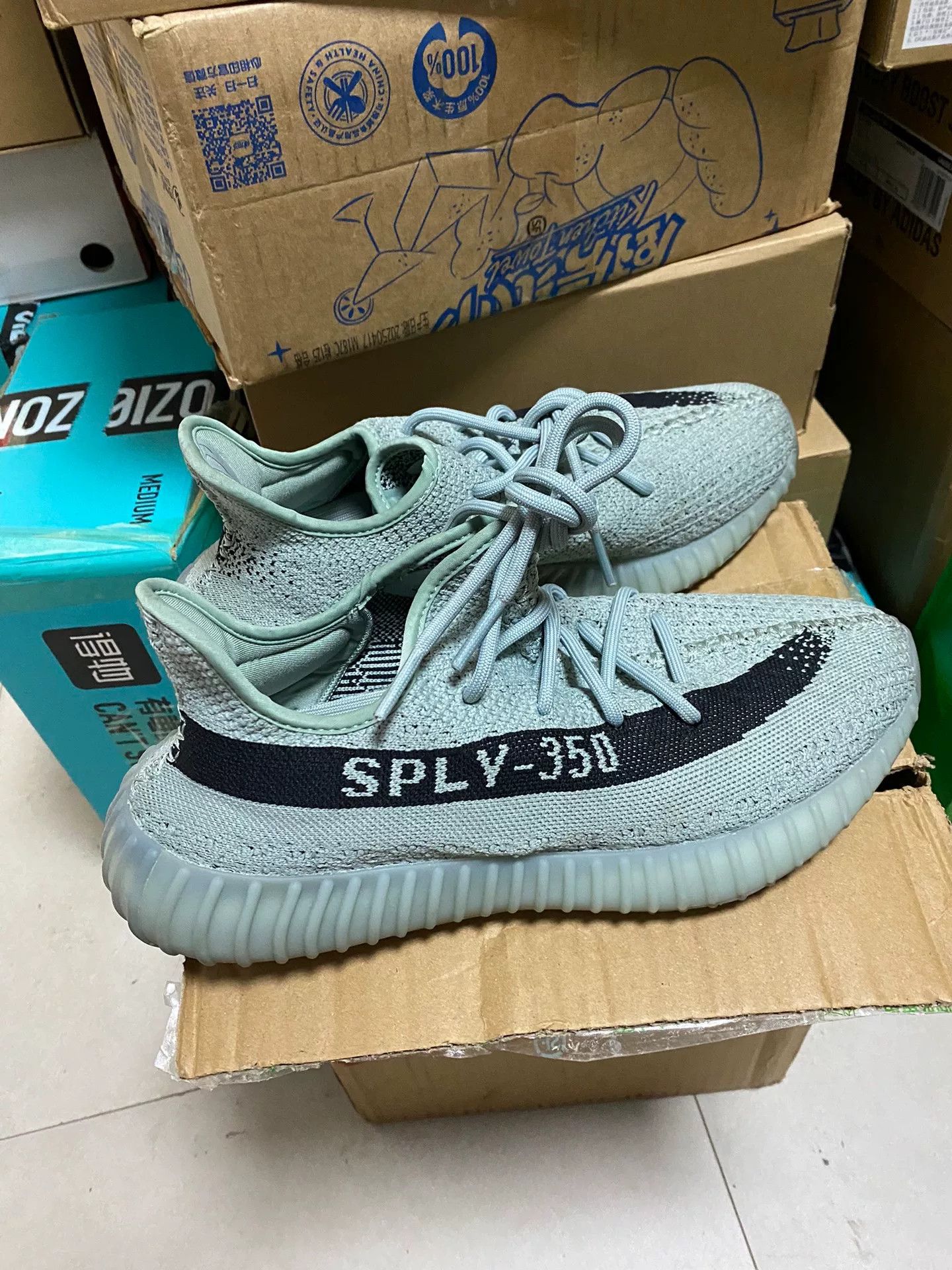 Yeezy Yeezy Green Lowtop Sneakers 42 Men Size US 9 / EU 42 - 3 Thumbnail