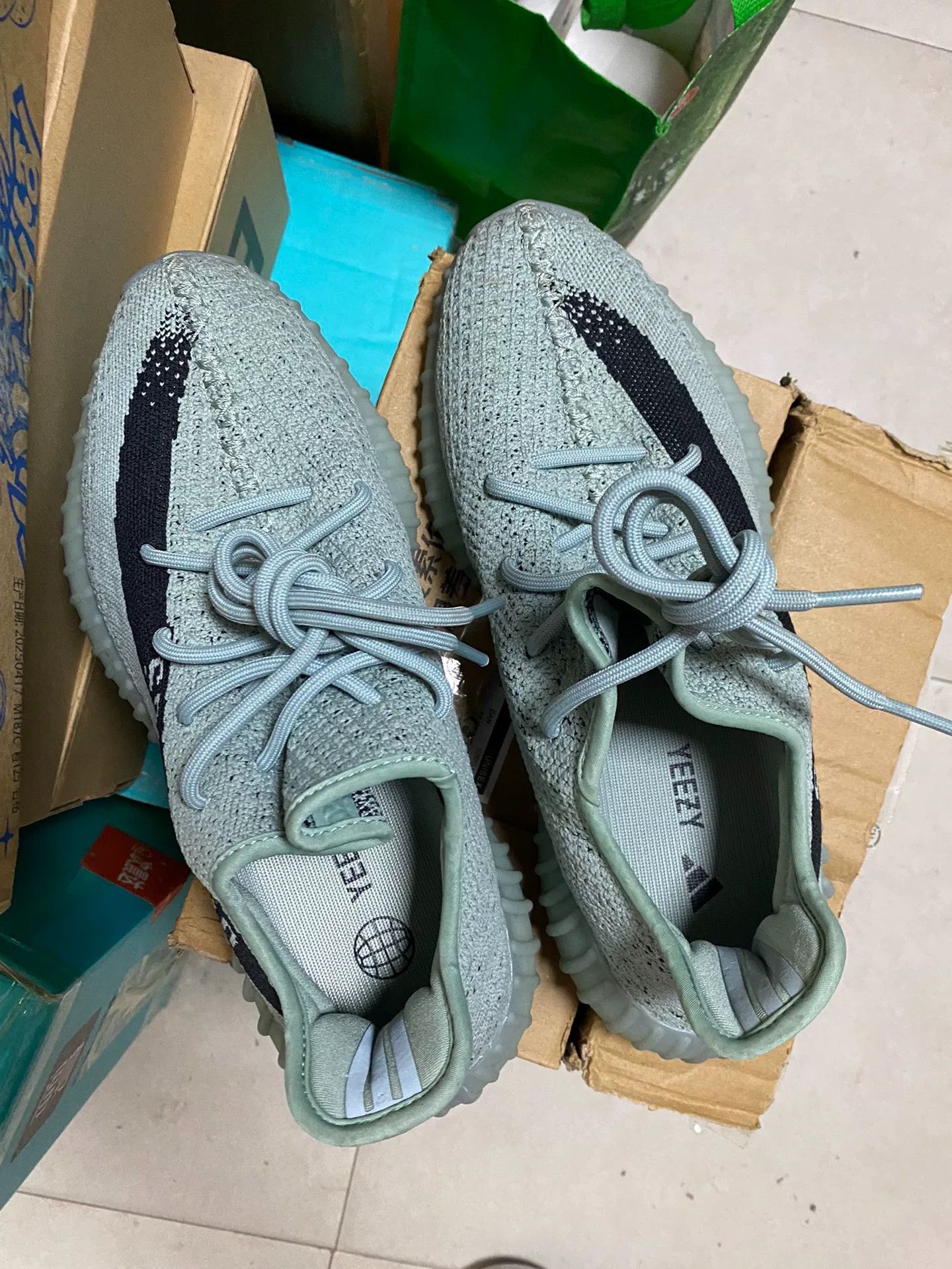 Yeezy Yeezy Green Lowtop Sneakers 42 Men Size US 9 / EU 42 - 8 Thumbnail